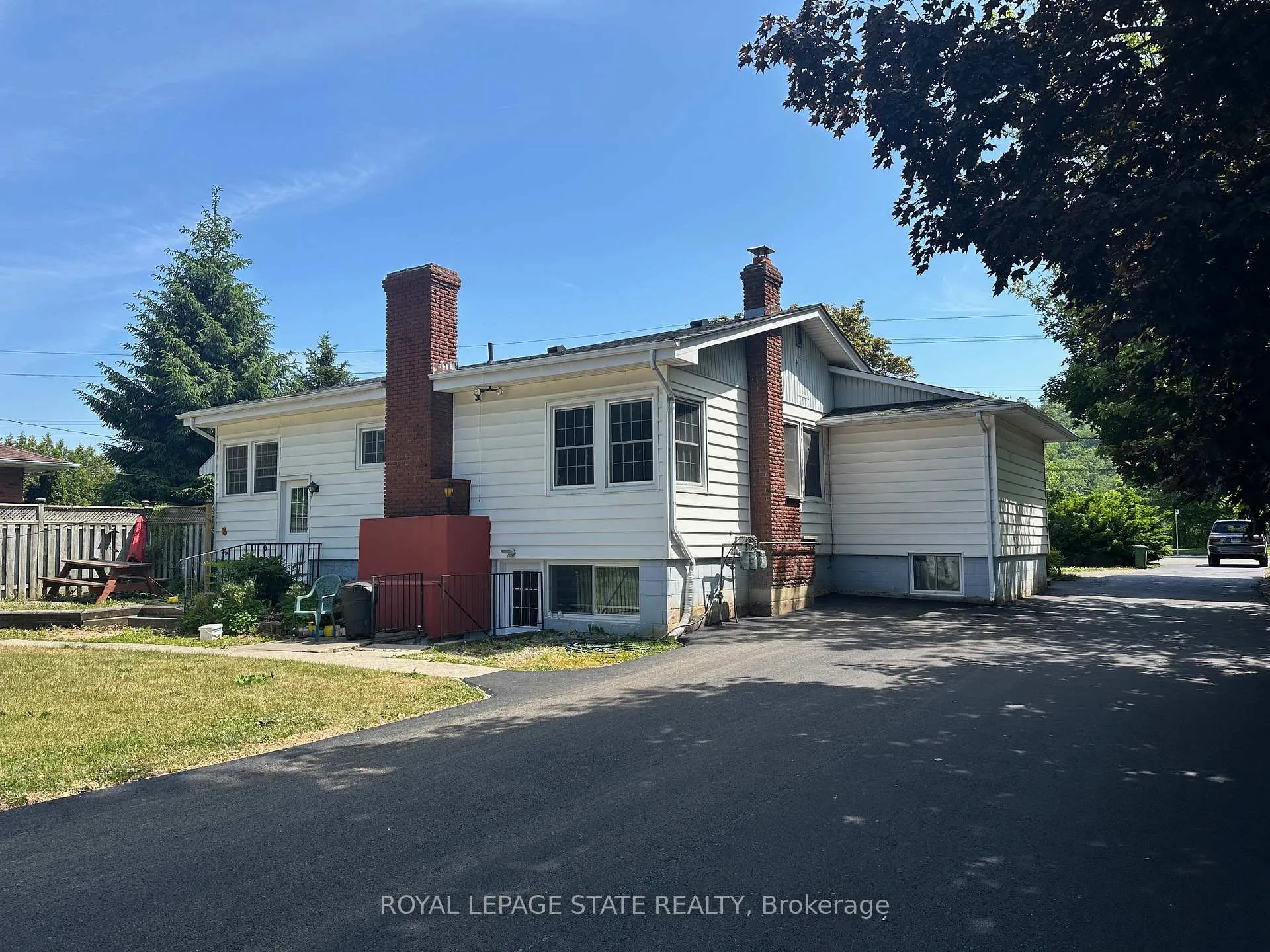 Photo 15 of Unit Upper, 251 King Street E, Hamilton, Stoney Creek — HOMEH