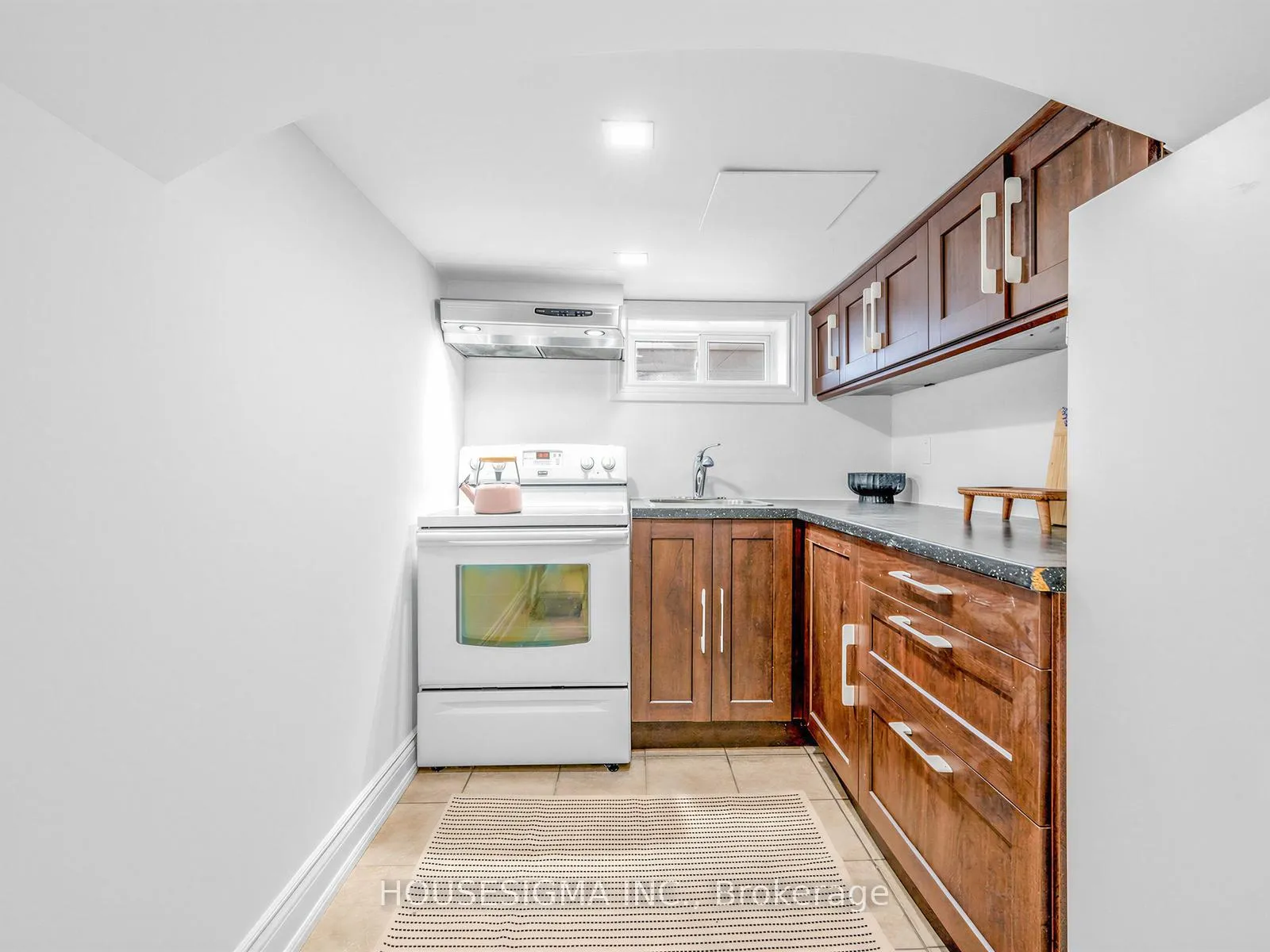 Photo 12 of 75 Henrietta Street, Toronto, Rockcliffe-Smythe — HOMEH