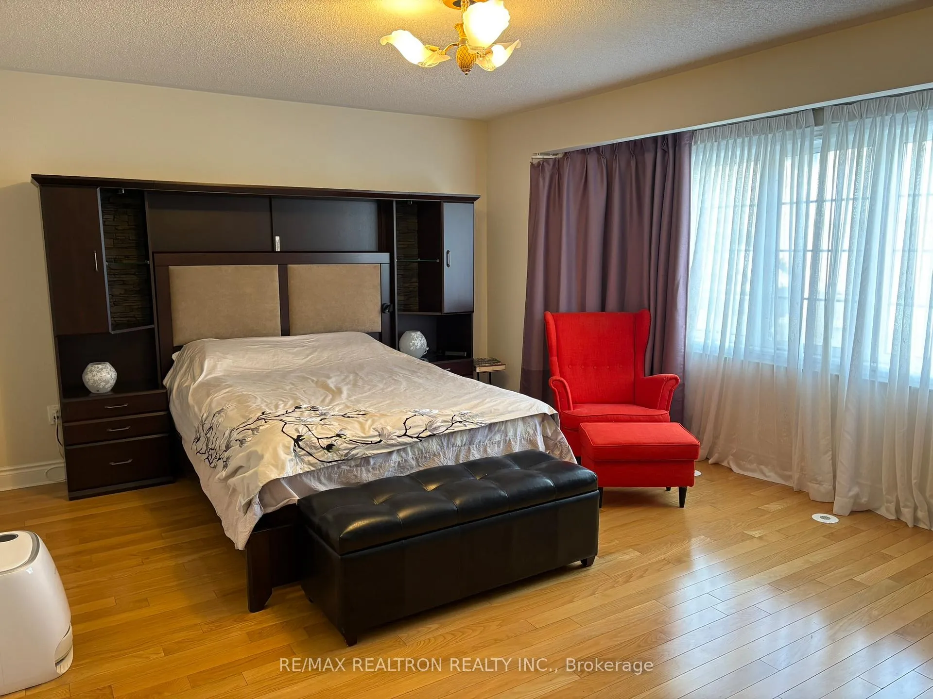 Photo 9 of 65 Legends Way, Markham, Unionville — HOMEH