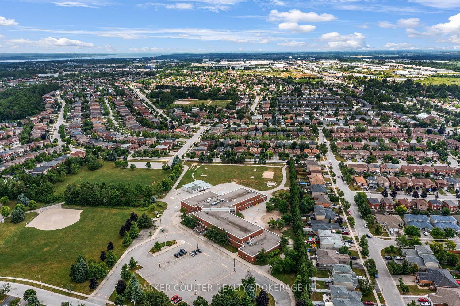 Photo 46 of 142 Sundew Drive, Barrie, Holly — HOMEH
