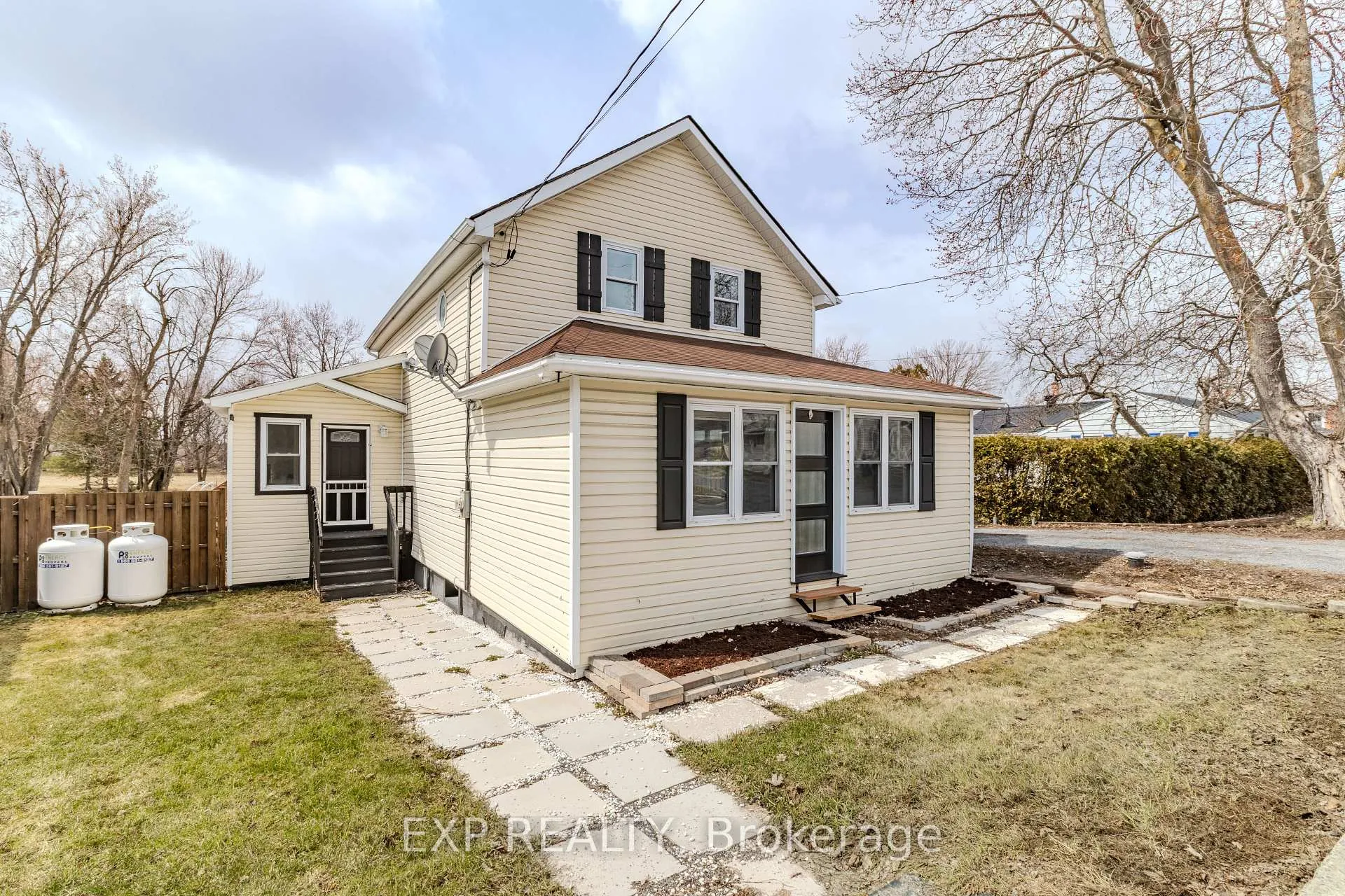 Photo 1 of 4872 County Rd 20, South Glengarry, South Glengarry (Charlottenburgh) Twp — HOMEH