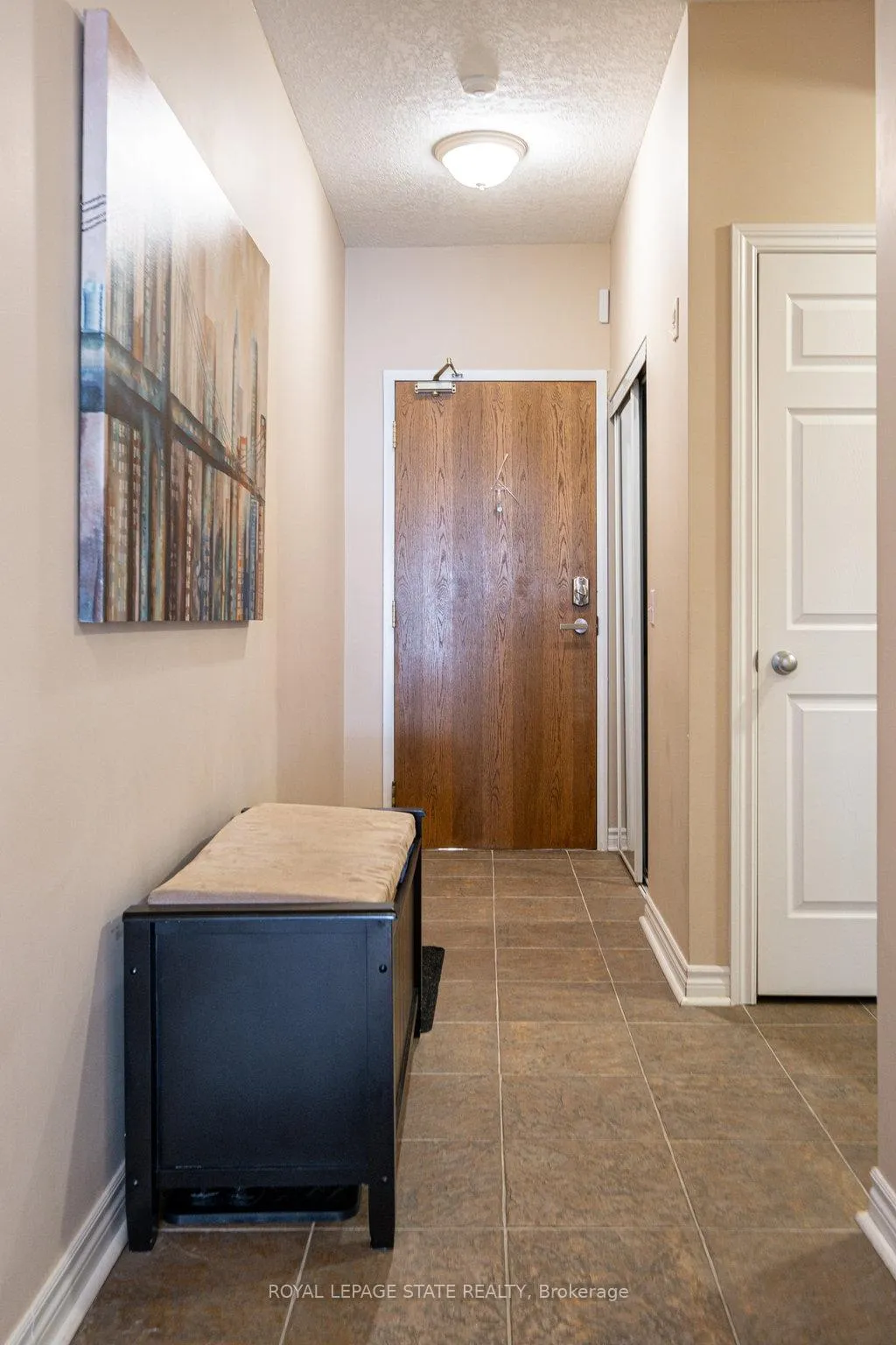 Photo 4 of Unit 305, 2000 Creekside Drive, Hamilton, Dundas — HOMEH