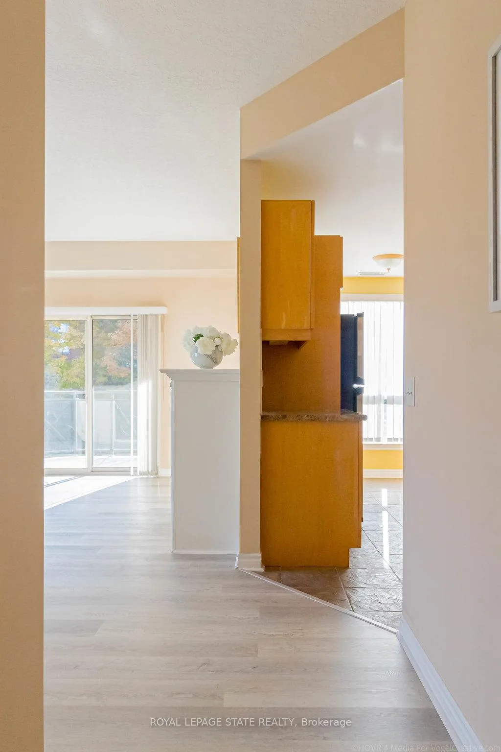 Photo 5 of Unit 305, 2000 Creekside Drive, Hamilton, Dundas — HOMEH