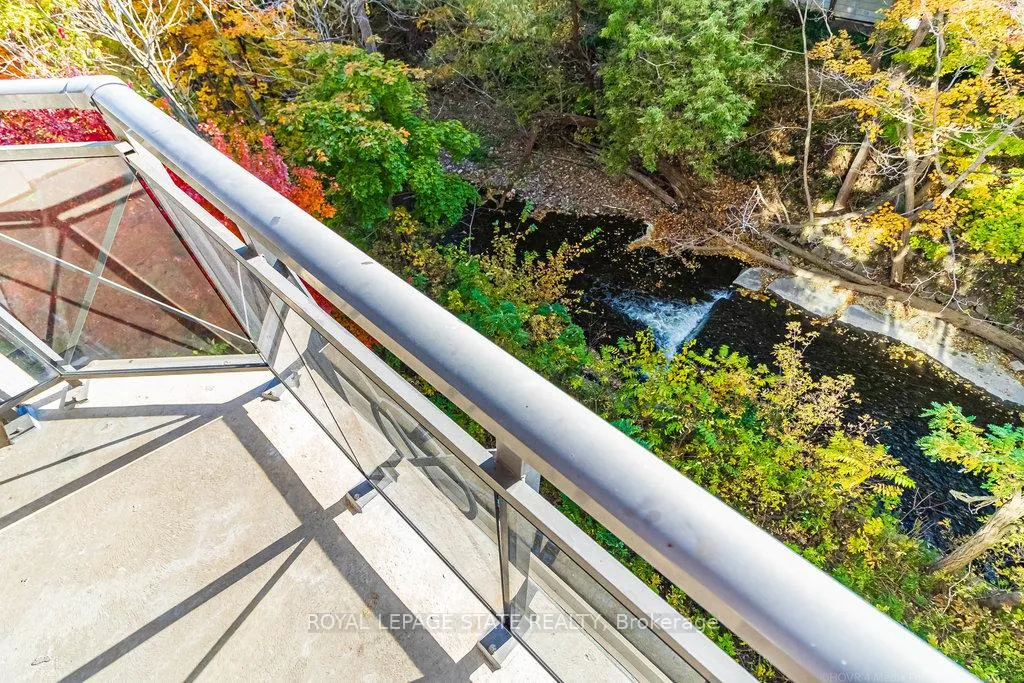 Photo 11 of Unit 305, 2000 Creekside Drive, Hamilton, Dundas — HOMEH