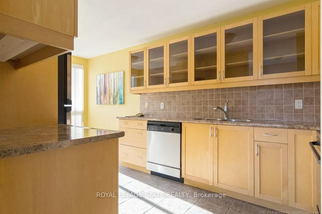 Photo 16 of Unit 305, 2000 Creekside Drive, Hamilton, Dundas — HOMEH