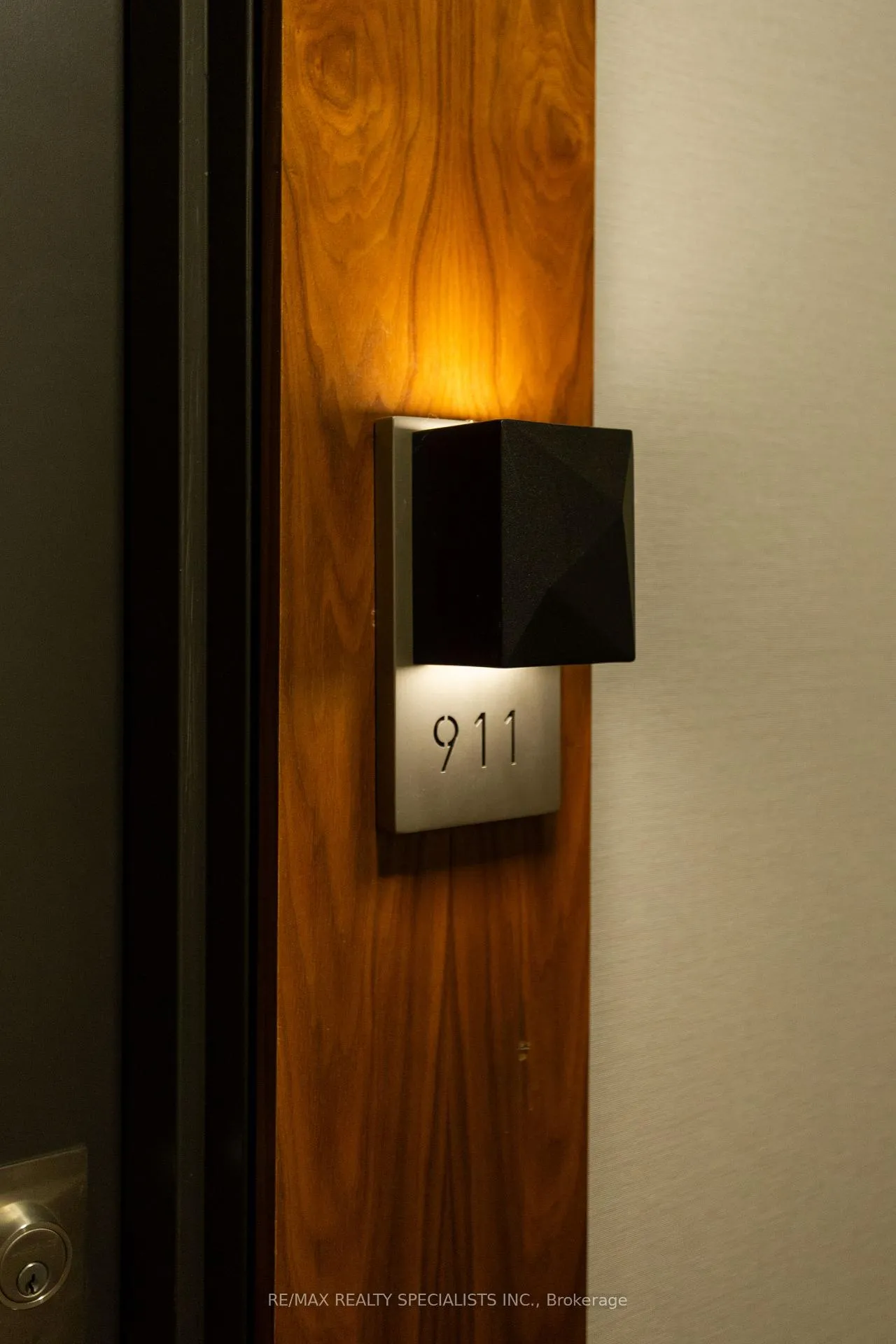 Front of Unit 911, 25 Neighbourhood Lane