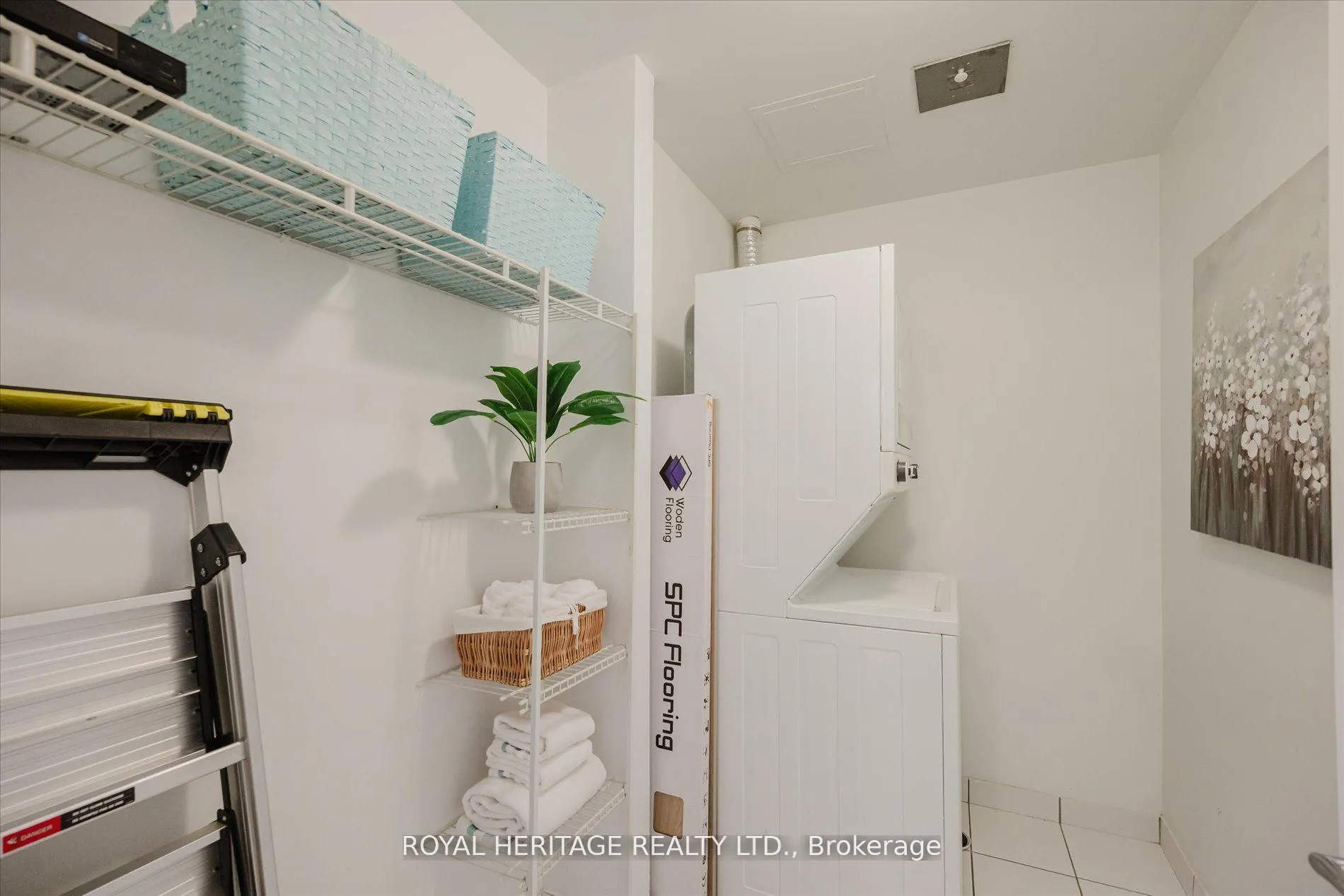 Photo 14 of Unit 215, 111 Civic Square Gate, Aurora, Bayview Wellington — HOMEH