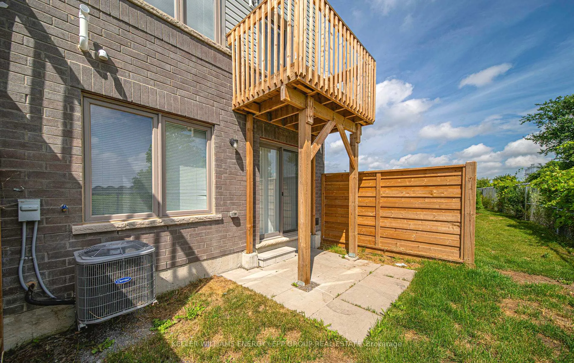 Photo 6 of 193 Danzatore Path, Oshawa, Windfields — HOMEH