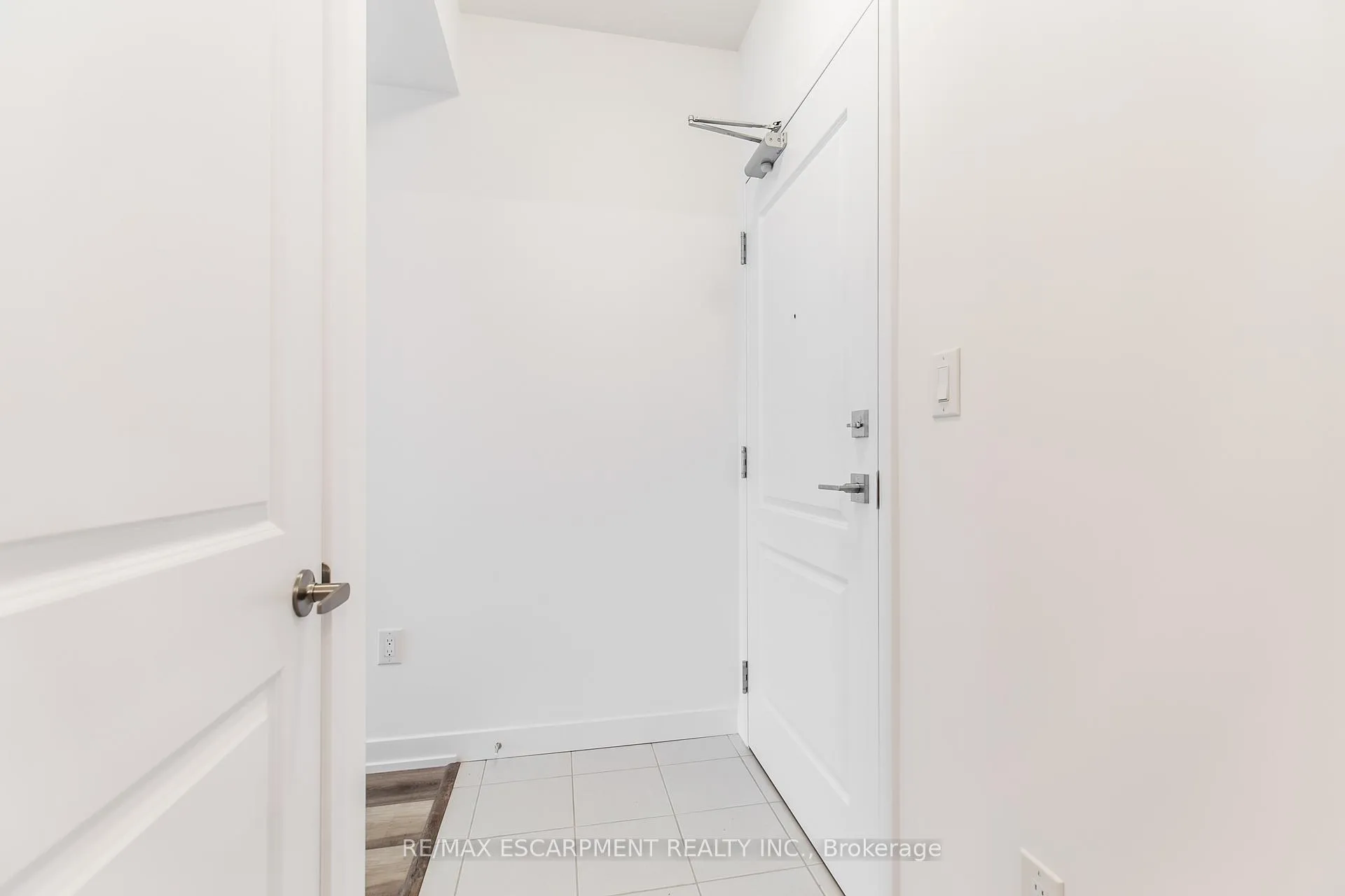 Photo 5 of Unit 318, 450 Dundas Street, Hamilton, Waterdown — HOMEH