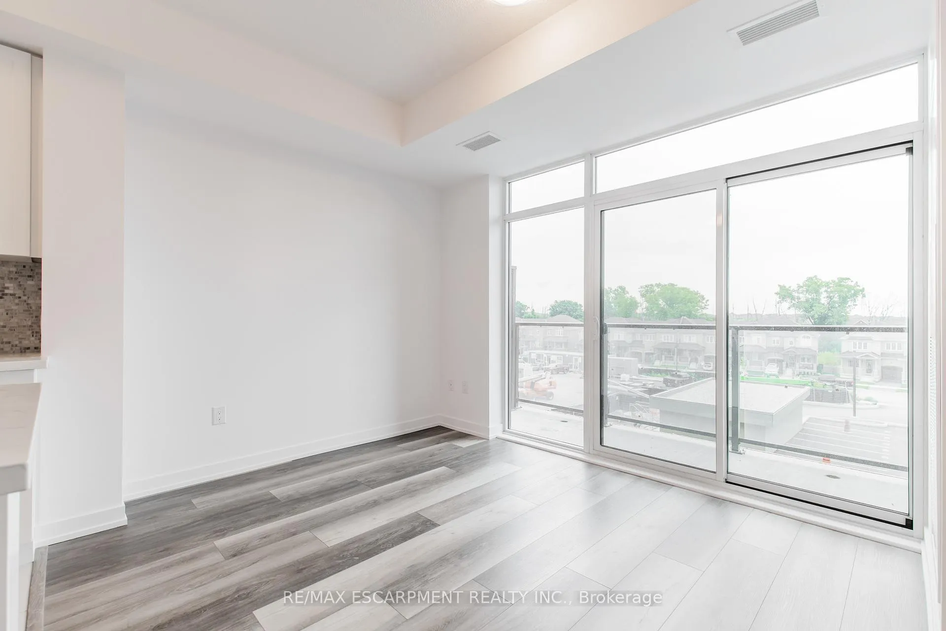 Photo 11 of Unit 318, 450 Dundas Street, Hamilton, Waterdown — HOMEH