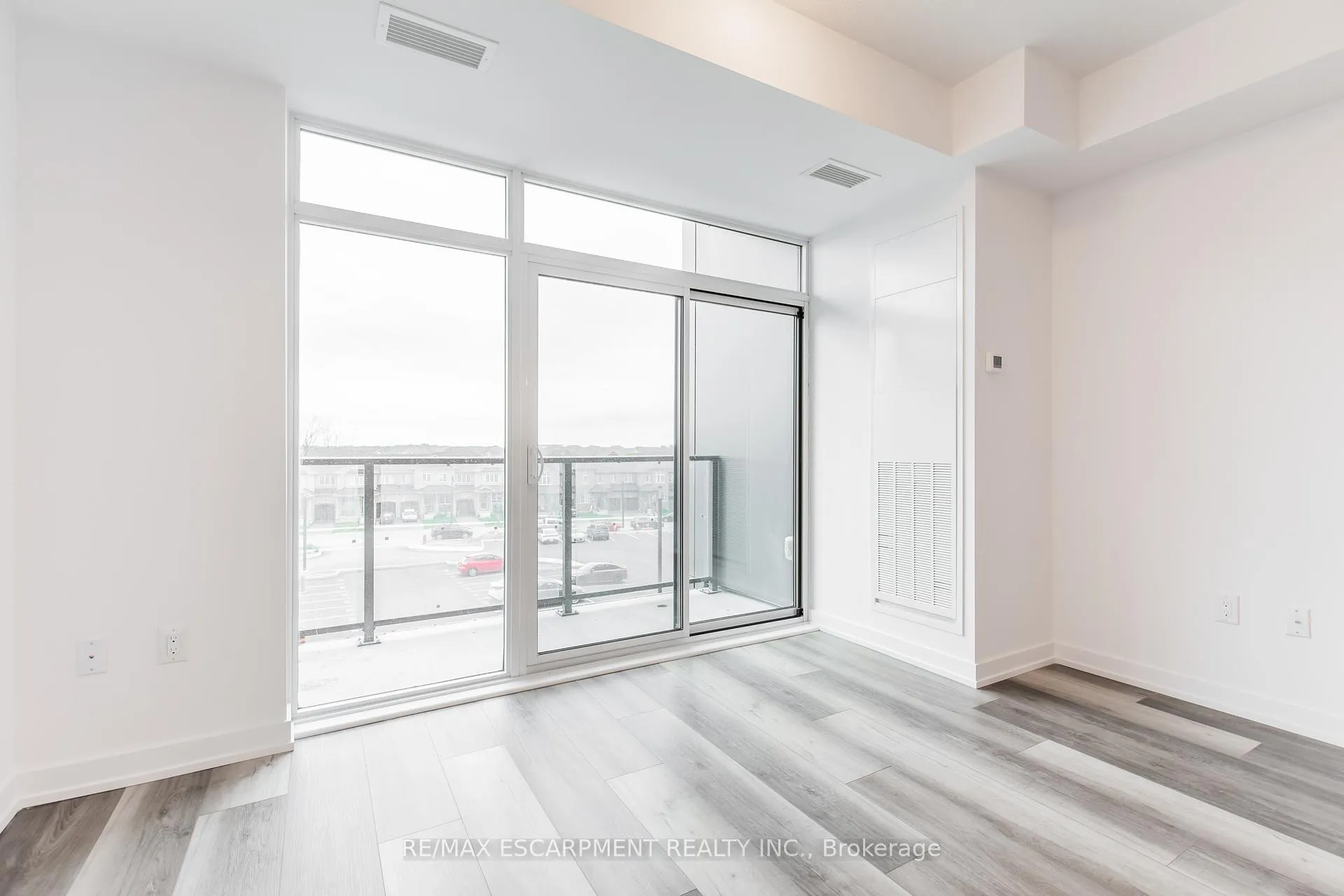Photo 12 of Unit 318, 450 Dundas Street, Hamilton, Waterdown — HOMEH