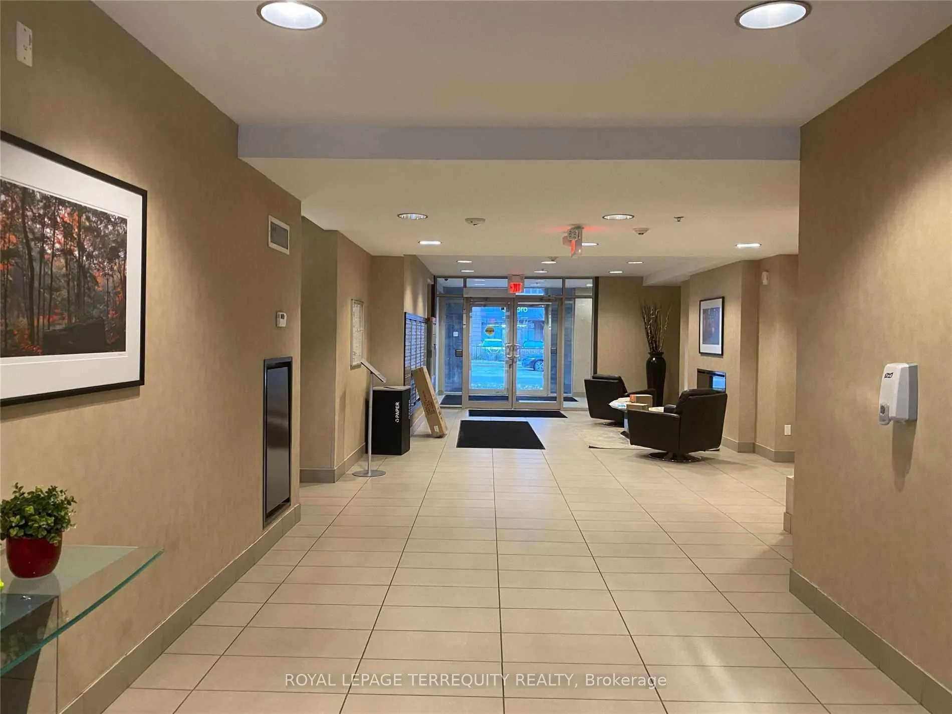 Photo 2 of Unit 210, 5317 Upper Middle Road, Burlington, Orchard — HOMEH