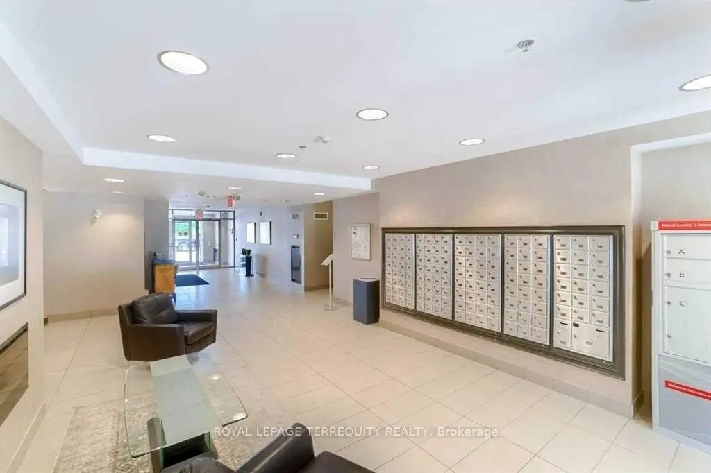 Photo 5 of Unit 210, 5317 Upper Middle Road, Burlington, Orchard — HOMEH