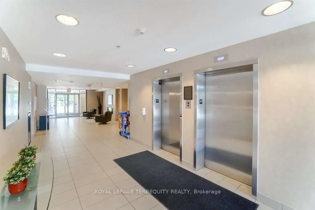 Photo 6 of Unit 210, 5317 Upper Middle Road, Burlington, Orchard — HOMEH