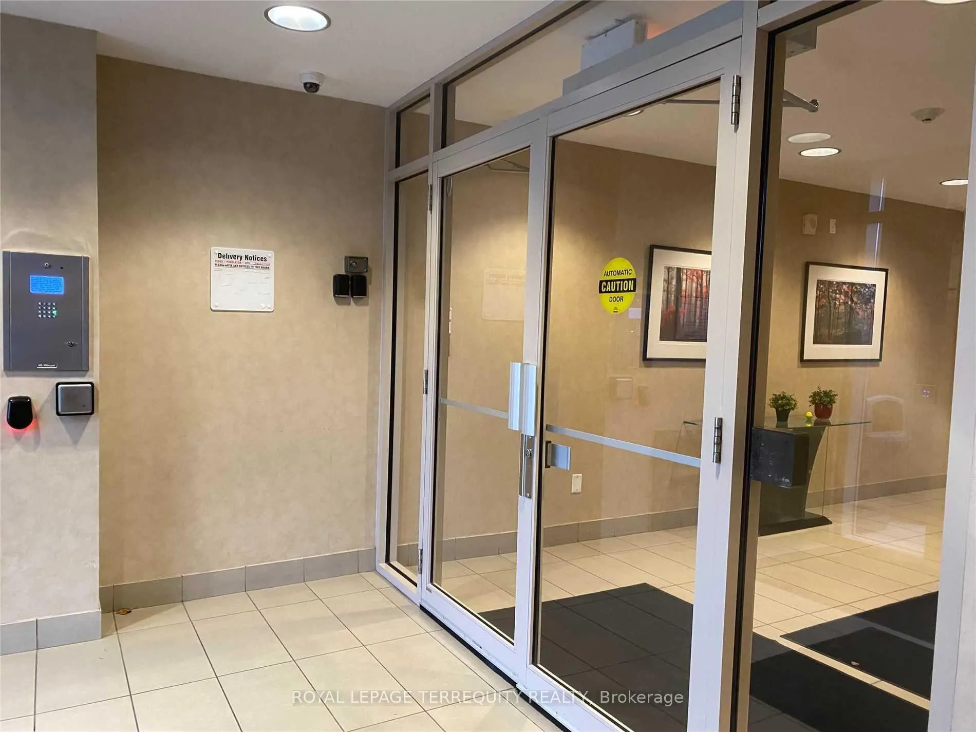 Photo 7 of Unit 210, 5317 Upper Middle Road, Burlington, Orchard — HOMEH