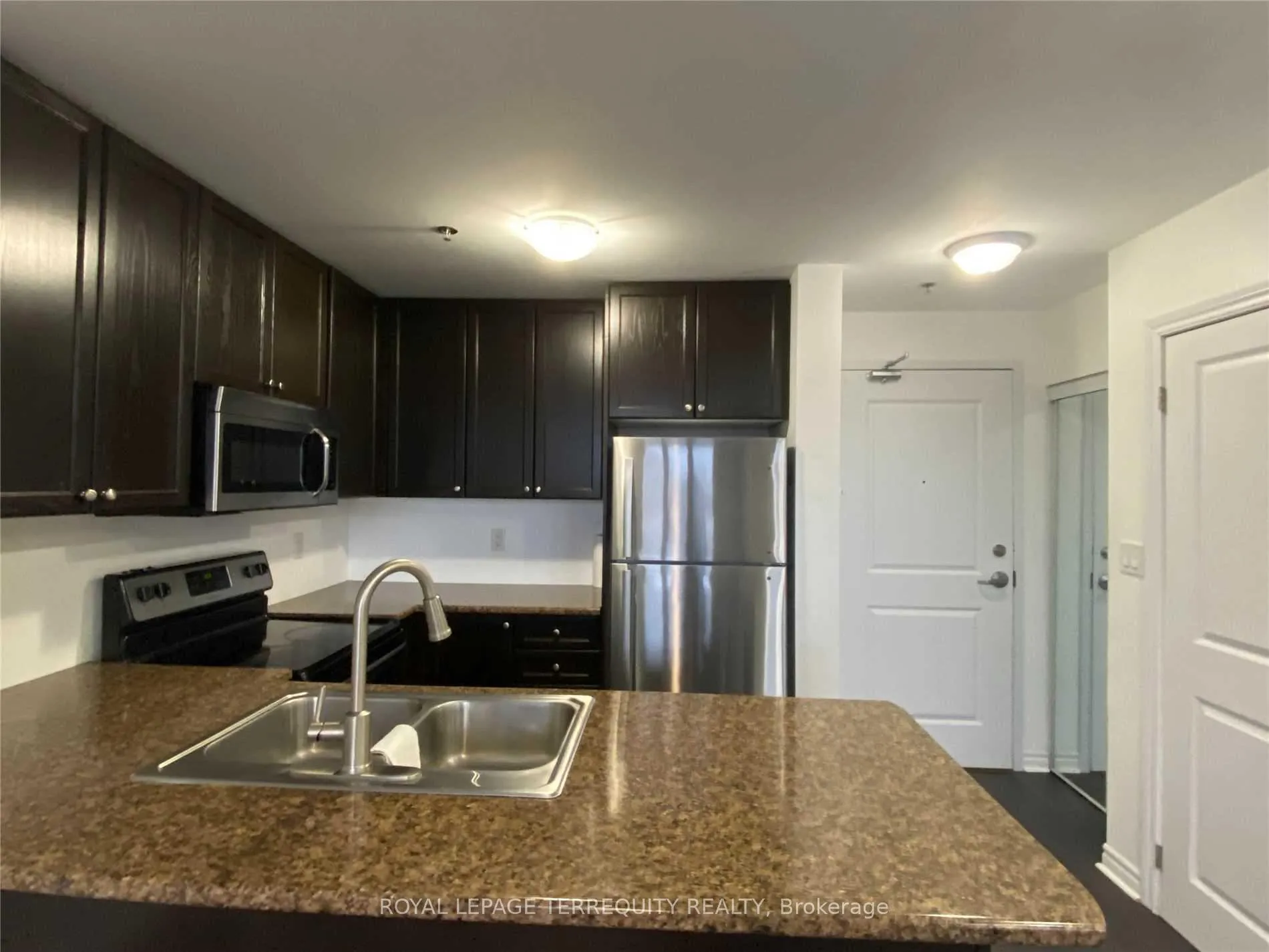 Photo 9 of Unit 210, 5317 Upper Middle Road, Burlington, Orchard — HOMEH