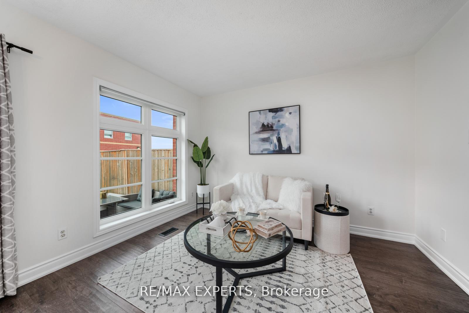 Photo 24 of 44 Highmore Avenue, Caledon, Bolton East — HOMEH