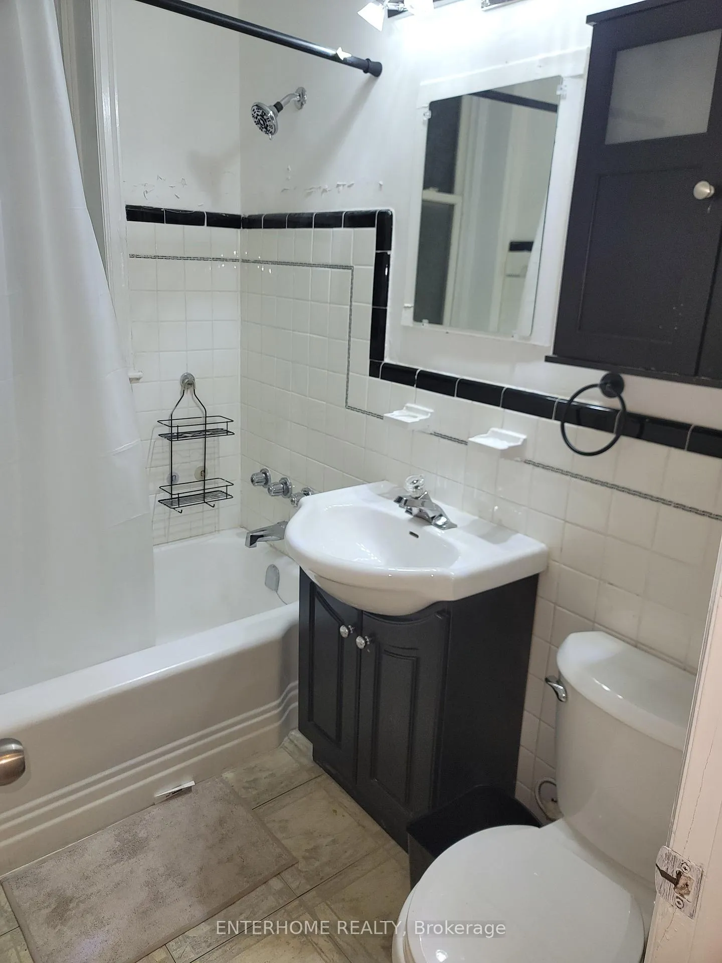 Photo 5 of Unit 2, 51 Queen Street E, Brampton, Downtown Brampton — HOMEH