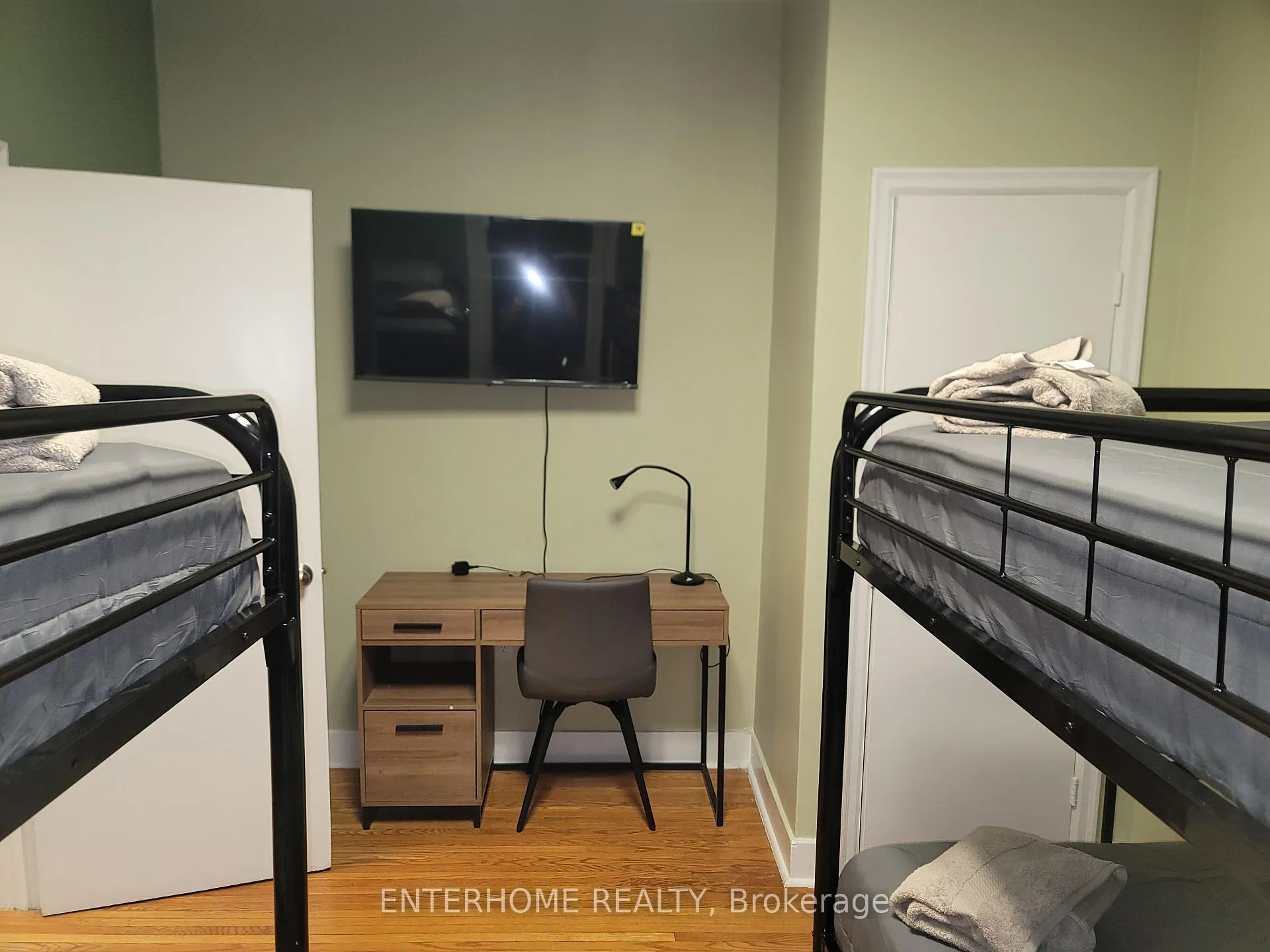 Photo 7 of Unit 2, 51 Queen Street E, Brampton, Downtown Brampton — HOMEH