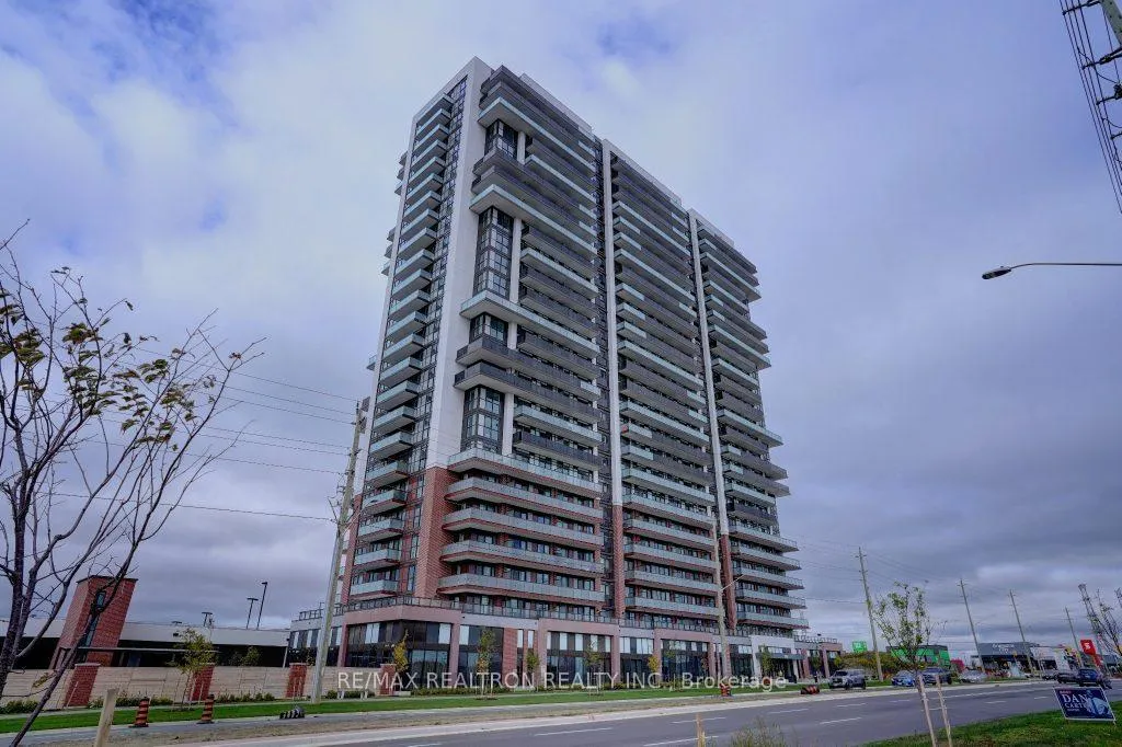 Front of Unit 813, 2550 Simcoe Street