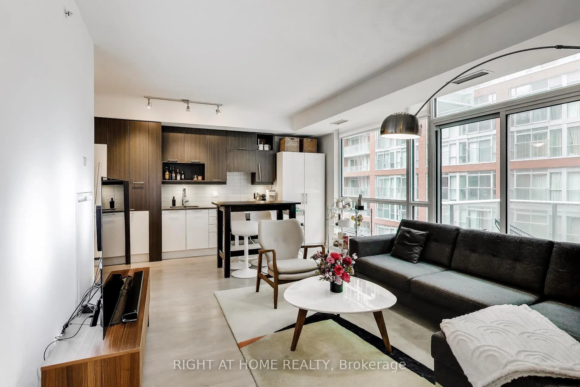 Photo 2 of Unit 416, 30 Nelson Street, Toronto, Waterfront Communities — HOMEH