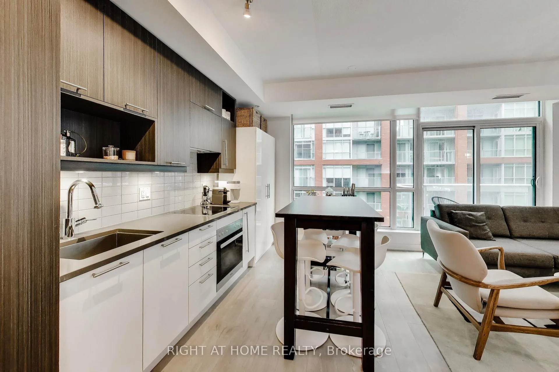 Photo 6 of Unit 416, 30 Nelson Street, Toronto, Waterfront Communities — HOMEH