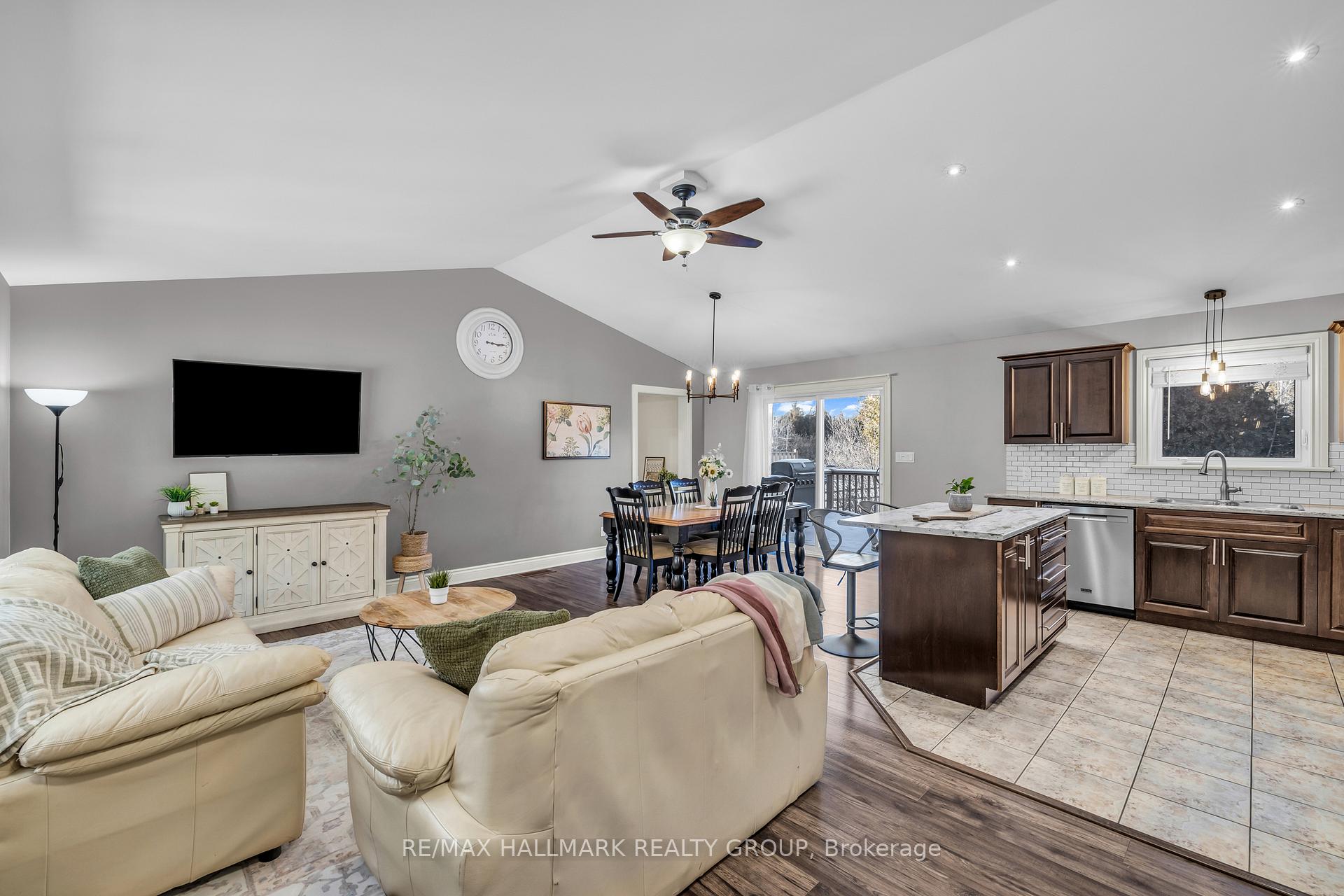Photo 3 of 2302 Buckwheat Road E, Edwardsburgh/Cardinal, Edwardsburgh/Cardinal Twp — HOMEH