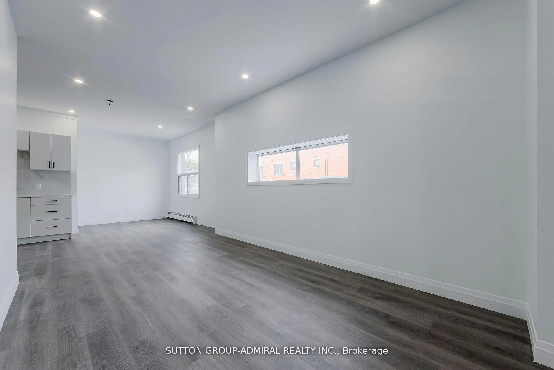 Photo 4 of Unit Main Fl, 1930 Queen Street E, Toronto, The Beaches — HOMEH