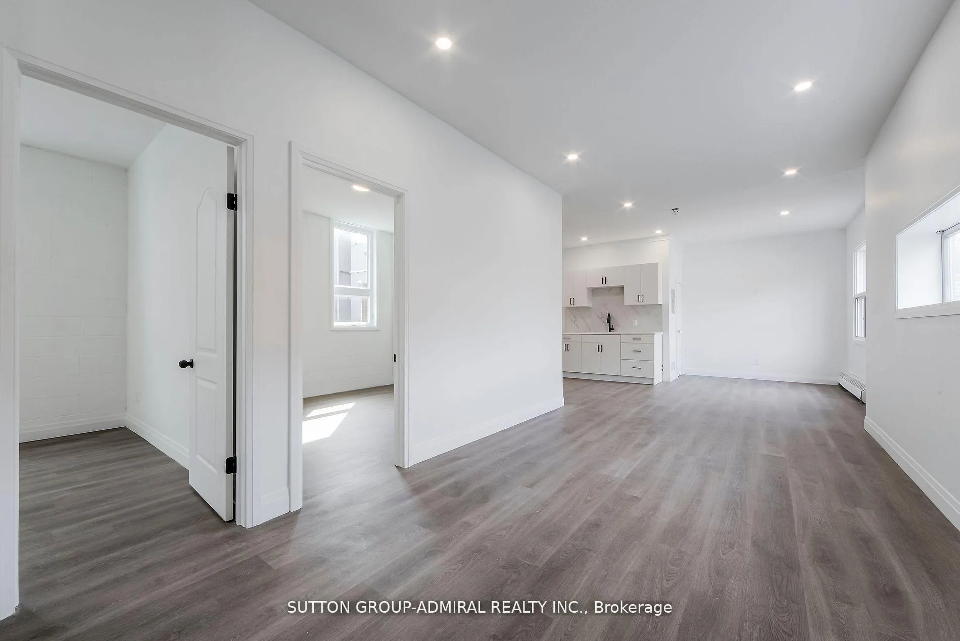 Photo 5 of Unit Main Fl, 1930 Queen Street E, Toronto, The Beaches — HOMEH