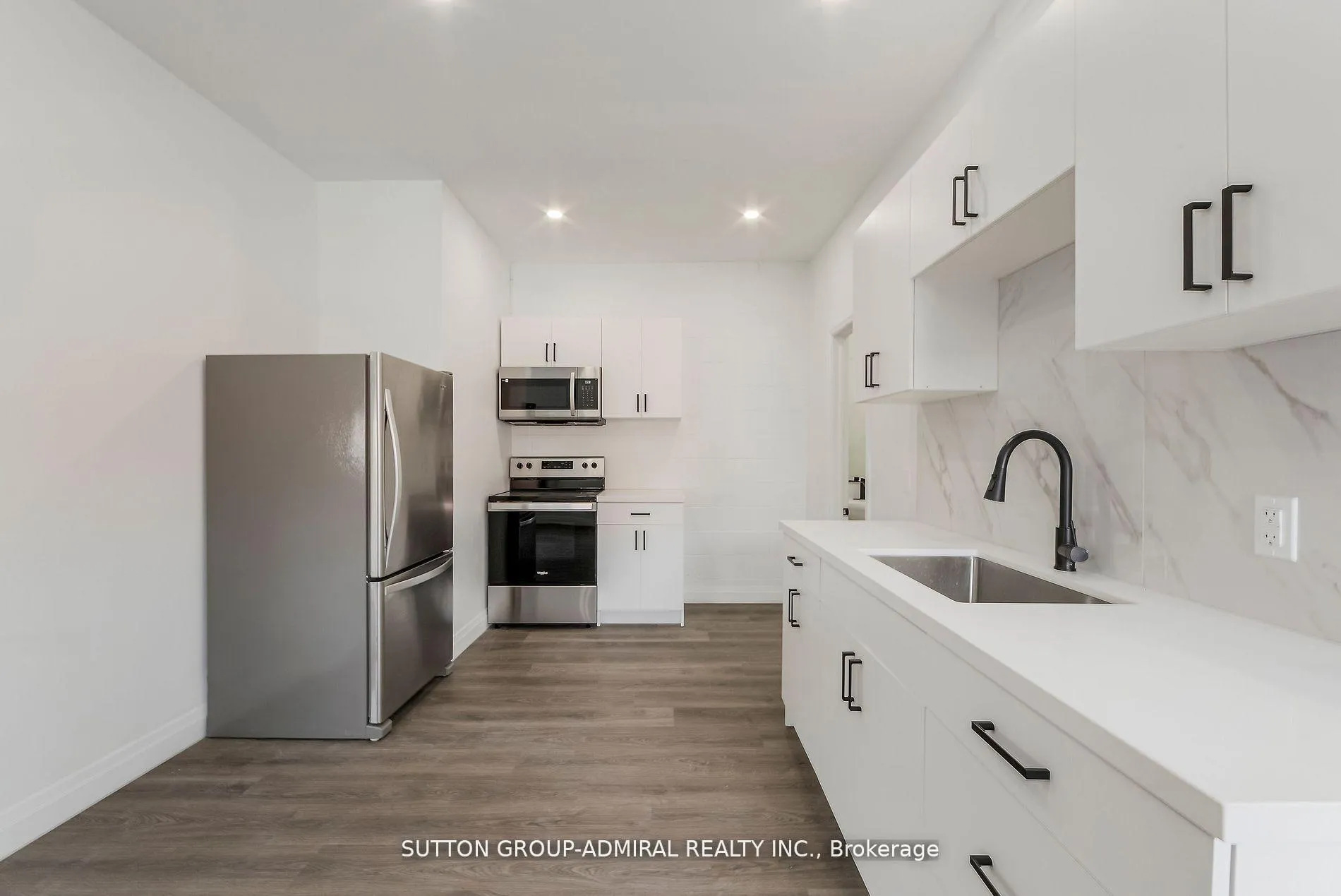 Photo 11 of Unit Main Fl, 1930 Queen Street E, Toronto, The Beaches — HOMEH