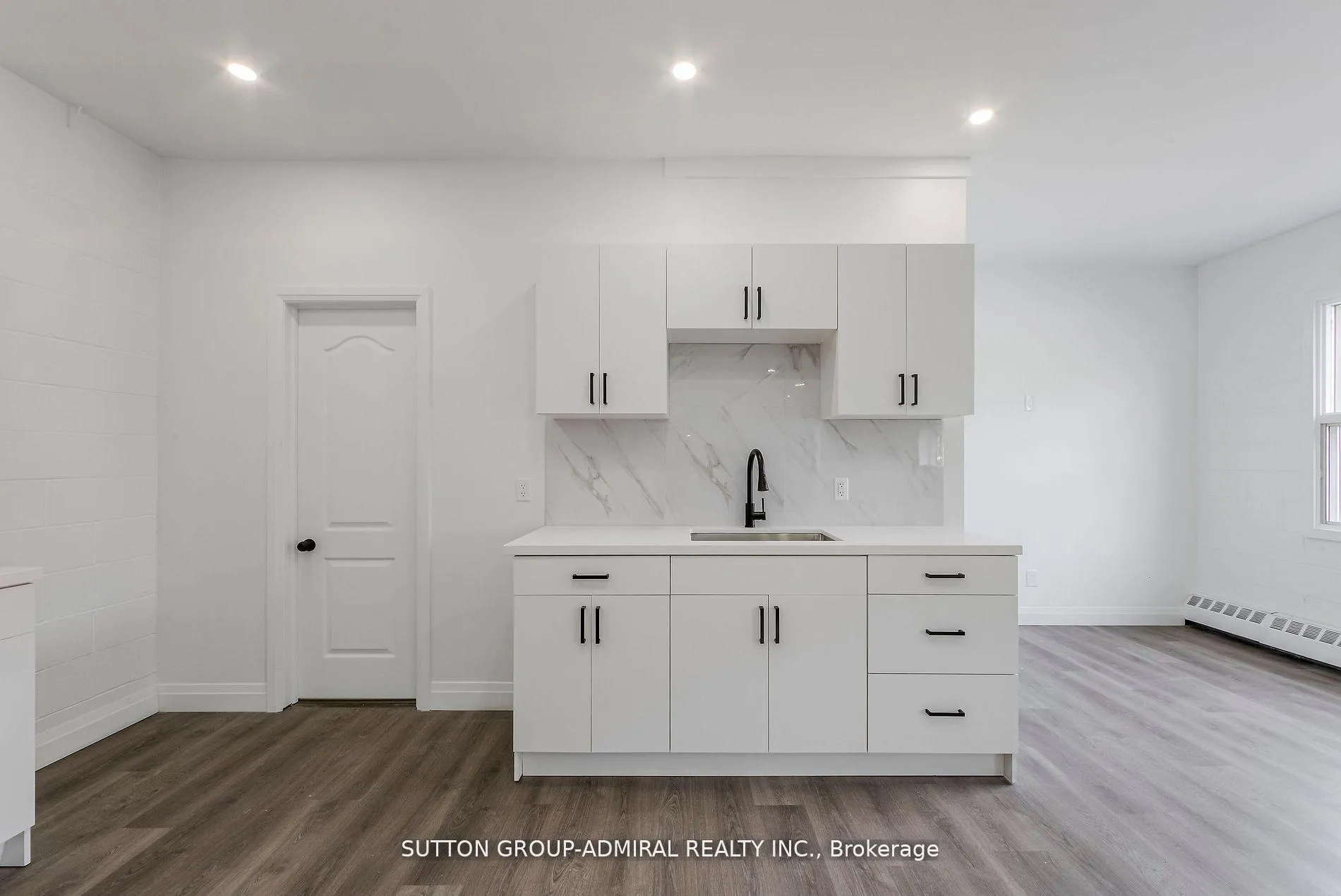 Photo 12 of Unit Main Fl, 1930 Queen Street E, Toronto, The Beaches — HOMEH