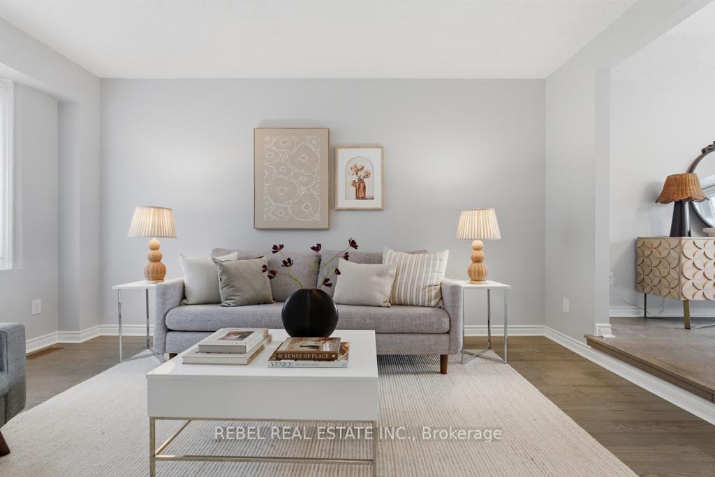 Photo 4 of 35 Orchard Park Drive, Clarington, Bowmanville — HOMEH