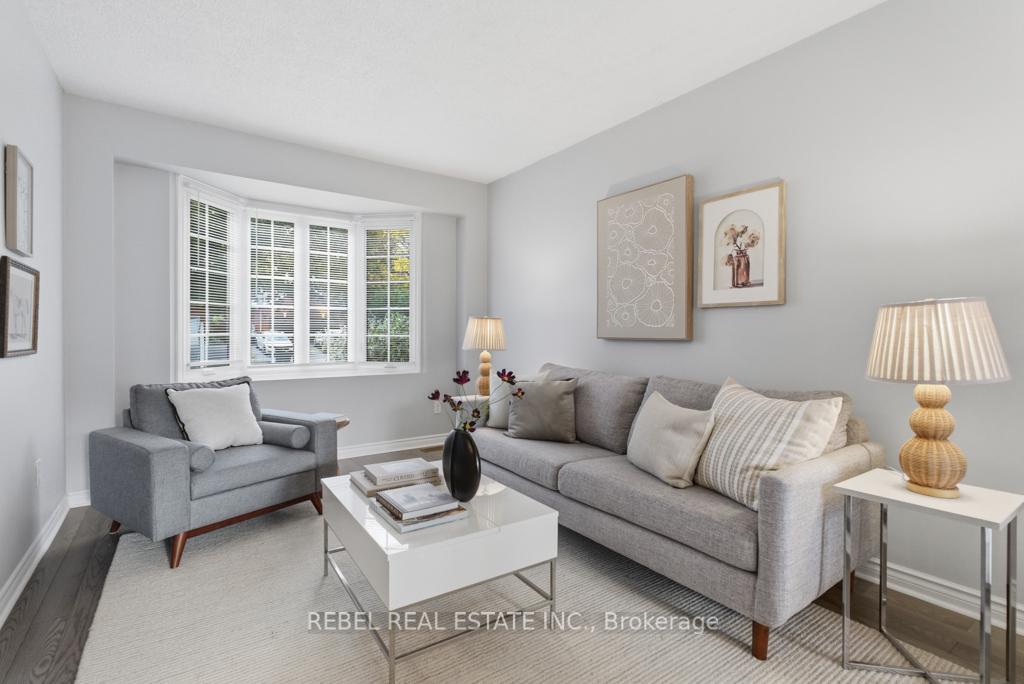 Photo 5 of 35 Orchard Park Drive, Clarington, Bowmanville — HOMEH