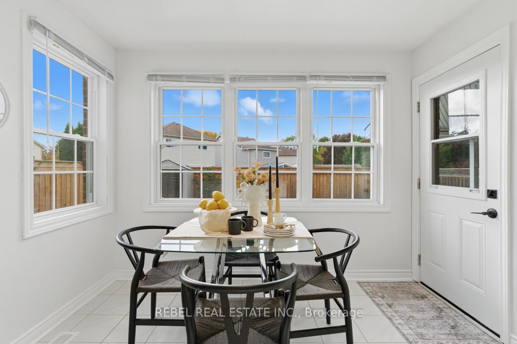Photo 16 of 35 Orchard Park Drive, Clarington, Bowmanville — HOMEH
