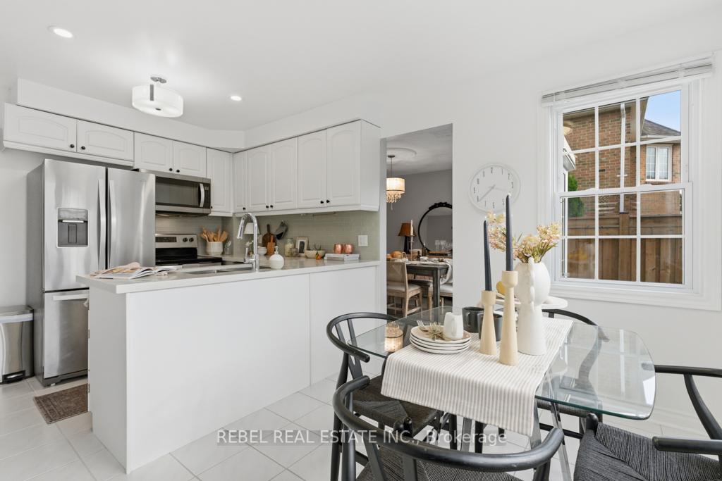 Photo 17 of 35 Orchard Park Drive, Clarington, Bowmanville — HOMEH