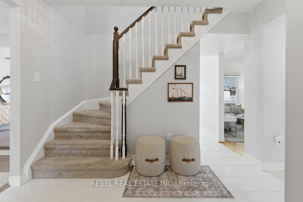 Photo 23 of 35 Orchard Park Drive, Clarington, Bowmanville — HOMEH