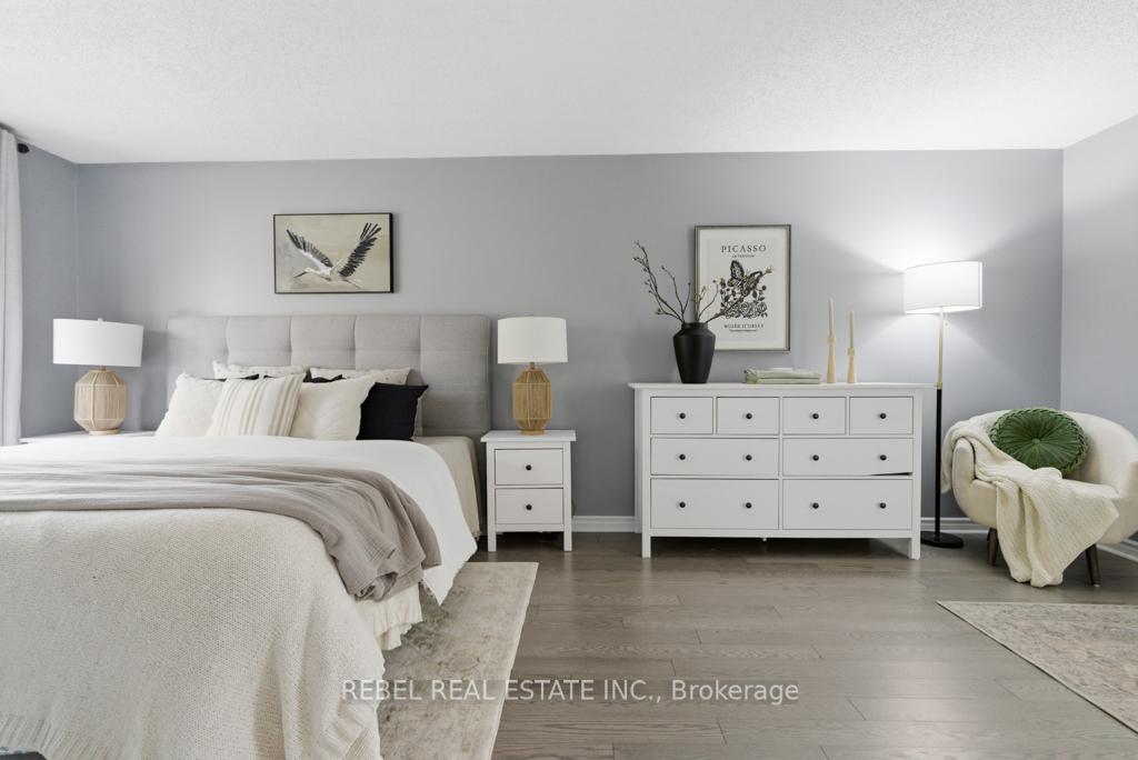 Photo 24 of 35 Orchard Park Drive, Clarington, Bowmanville — HOMEH