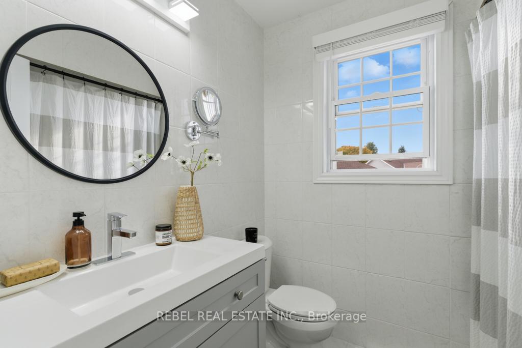 Photo 27 of 35 Orchard Park Drive, Clarington, Bowmanville — HOMEH