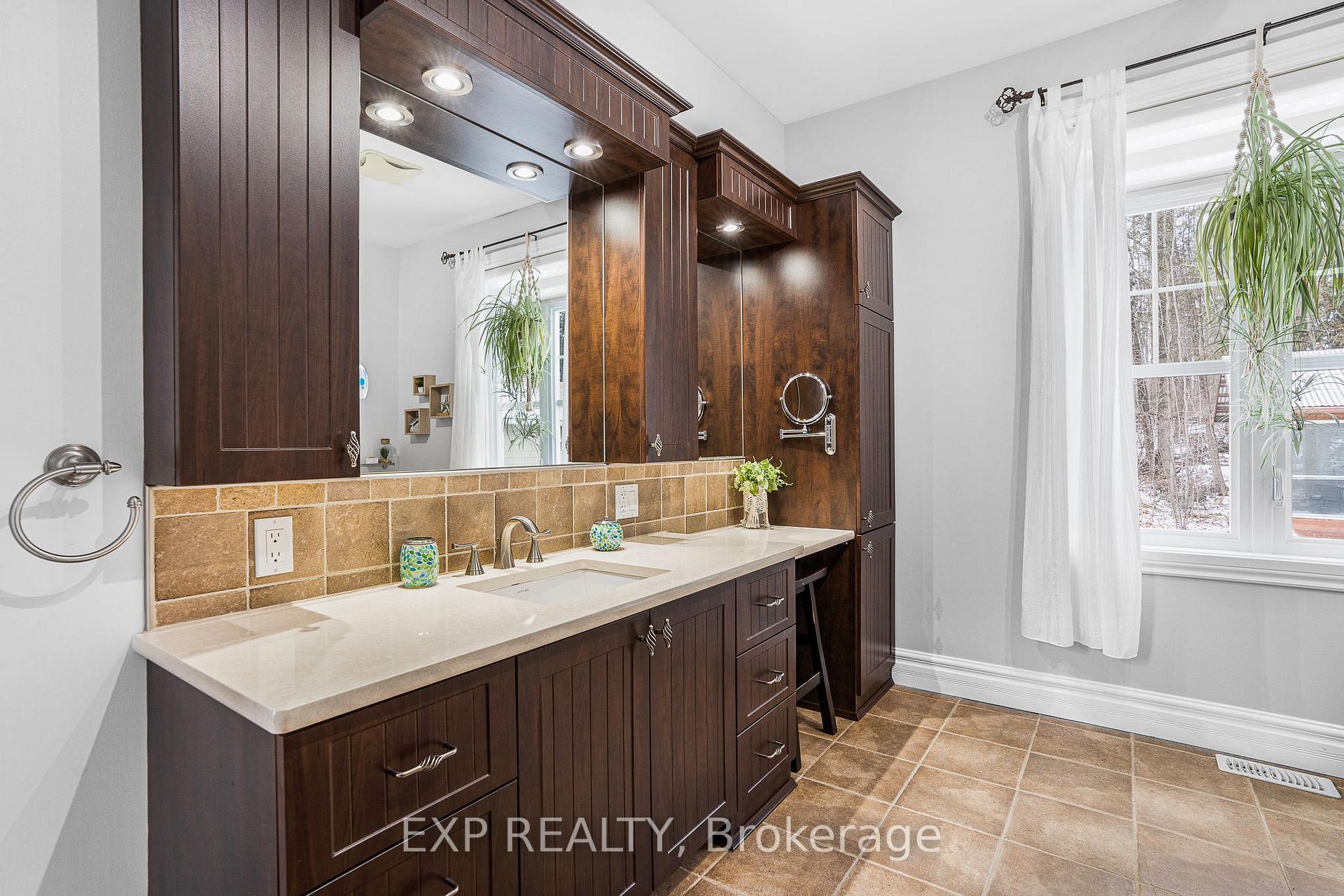 Photo 12 of 701 Fox Run Road, Champlain, Champlain Twp — HOMEH