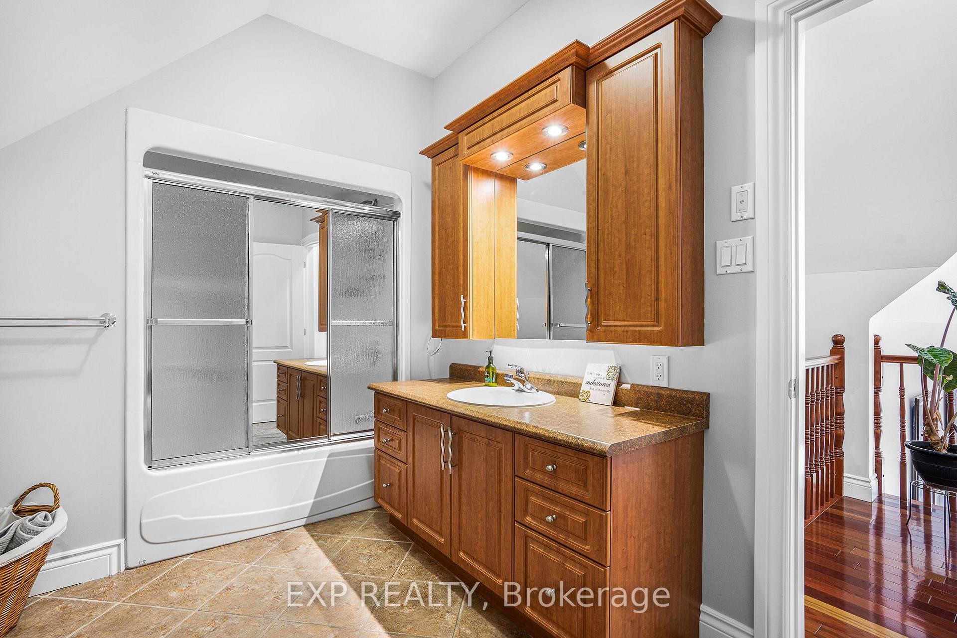 Photo 17 of 701 Fox Run Road, Champlain, Champlain Twp — HOMEH