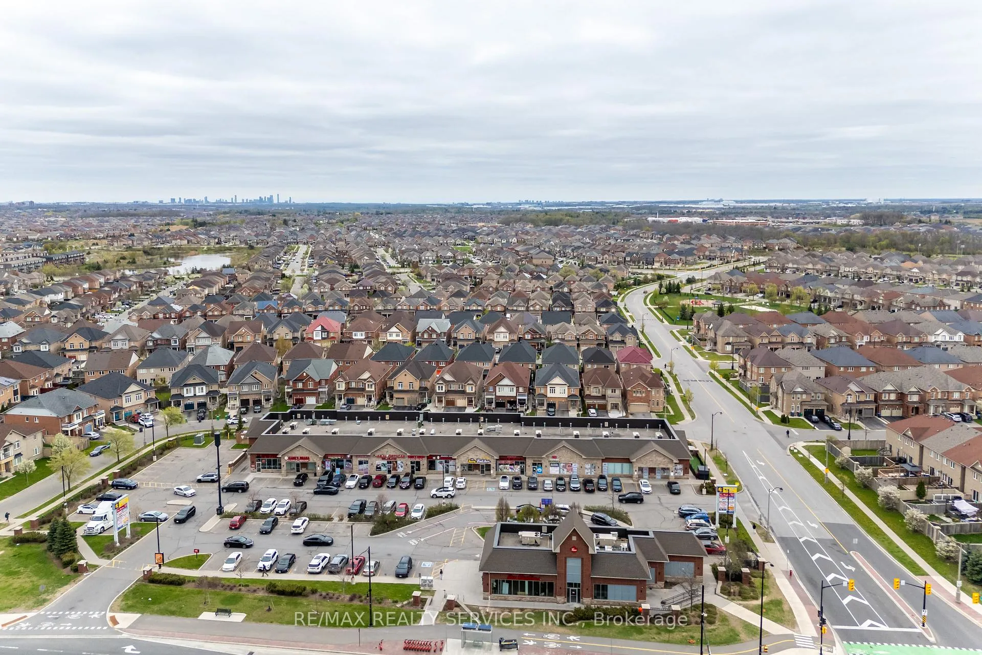 Photo 6 of Unit 217, 10 Lagerfeld Drive, Brampton, Northwest Brampton — HOMEH