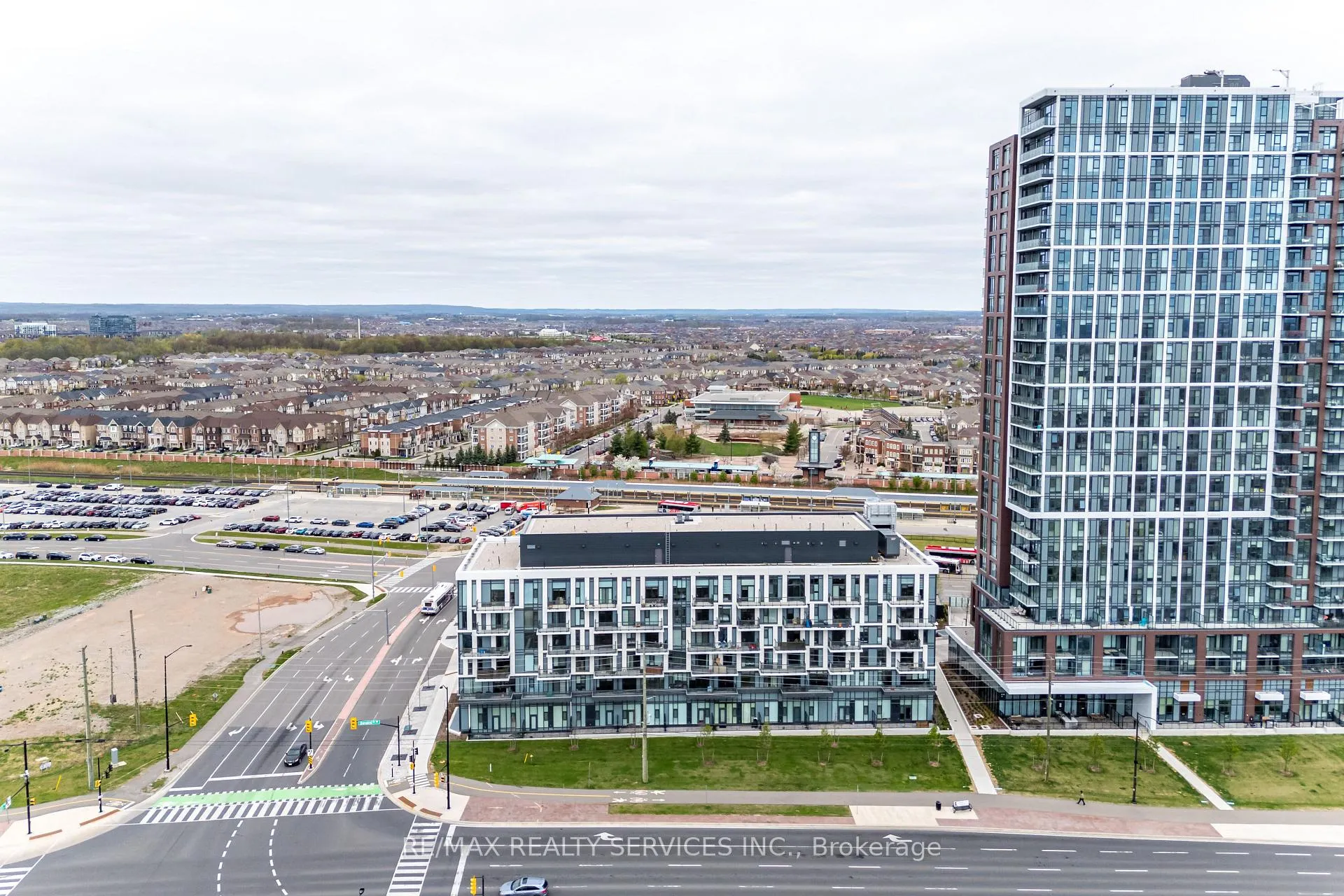 Photo 7 of Unit 217, 10 Lagerfeld Drive, Brampton, Northwest Brampton — HOMEH