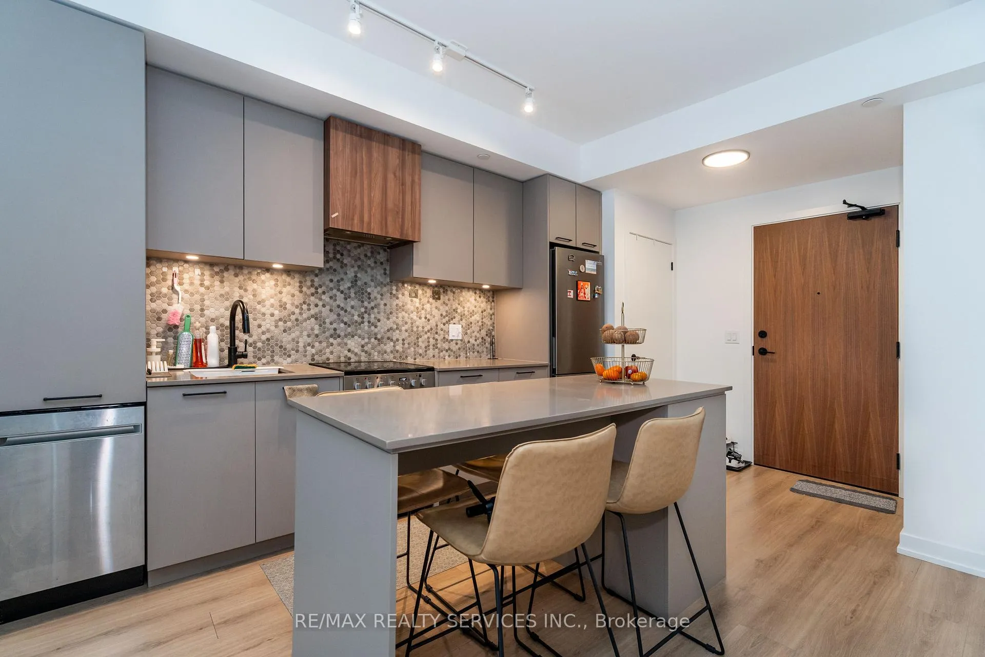 Photo 15 of Unit 217, 10 Lagerfeld Drive, Brampton, Northwest Brampton — HOMEH
