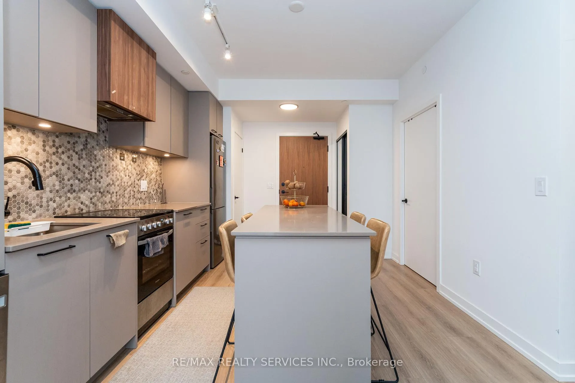 Photo 16 of Unit 217, 10 Lagerfeld Drive, Brampton, Northwest Brampton — HOMEH