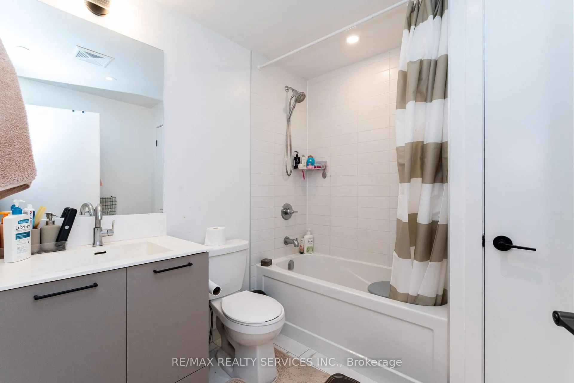 Photo 27 of Unit 217, 10 Lagerfeld Drive, Brampton, Northwest Brampton — HOMEH
