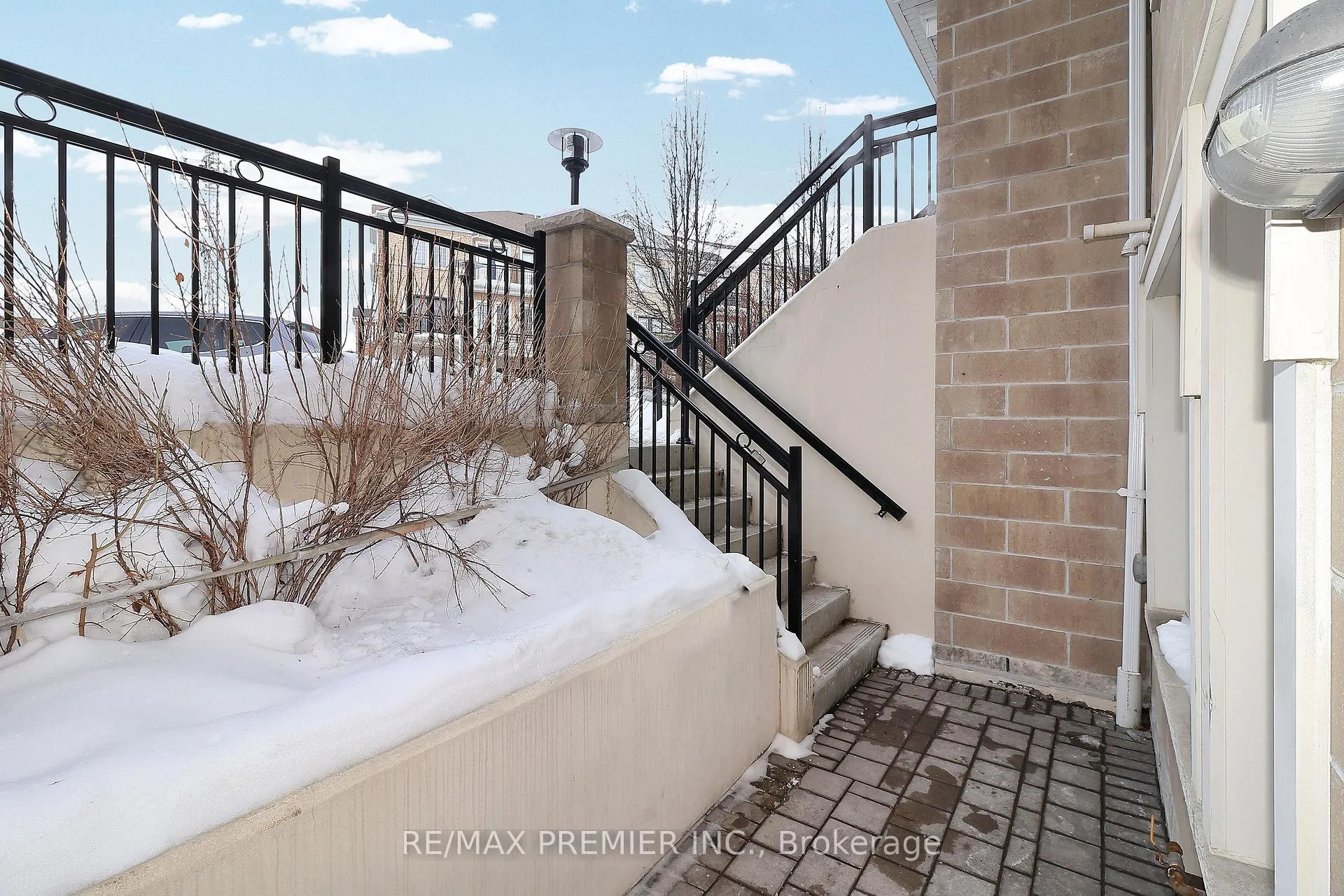 Photo 2 of Unit C14, 26 Bruce Street, Vaughan, East Woodbridge — HOMEH