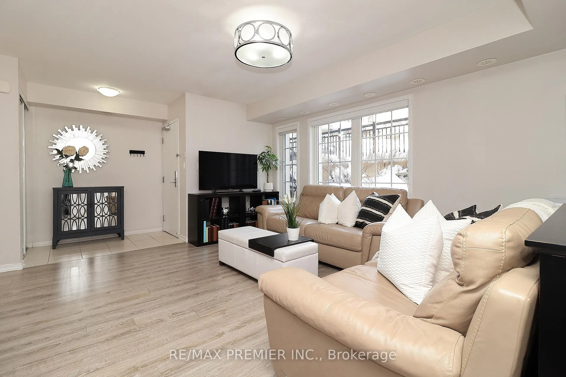Photo 8 of Unit C14, 26 Bruce Street, Vaughan, East Woodbridge — HOMEH