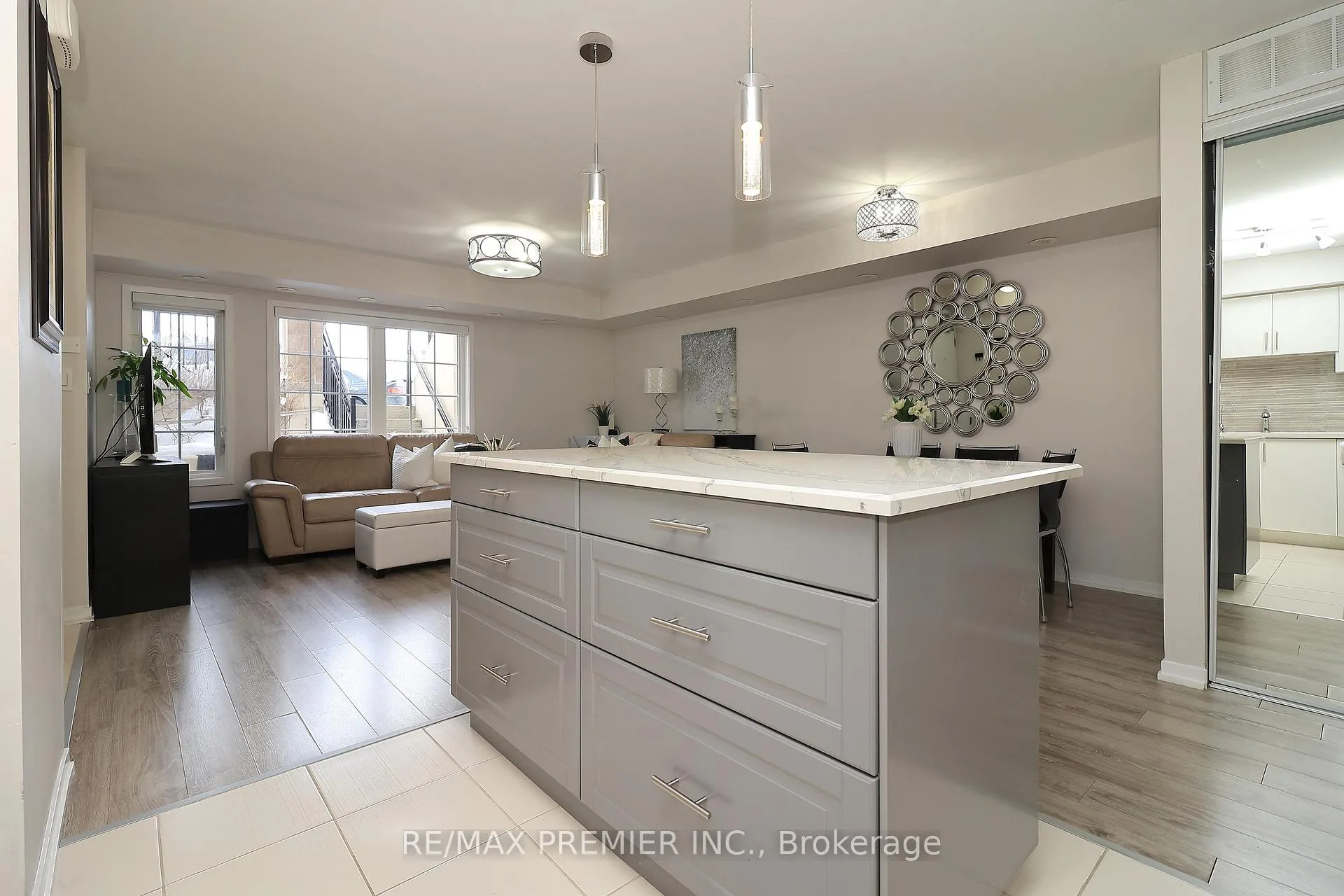 Photo 11 of Unit C14, 26 Bruce Street, Vaughan, East Woodbridge — HOMEH