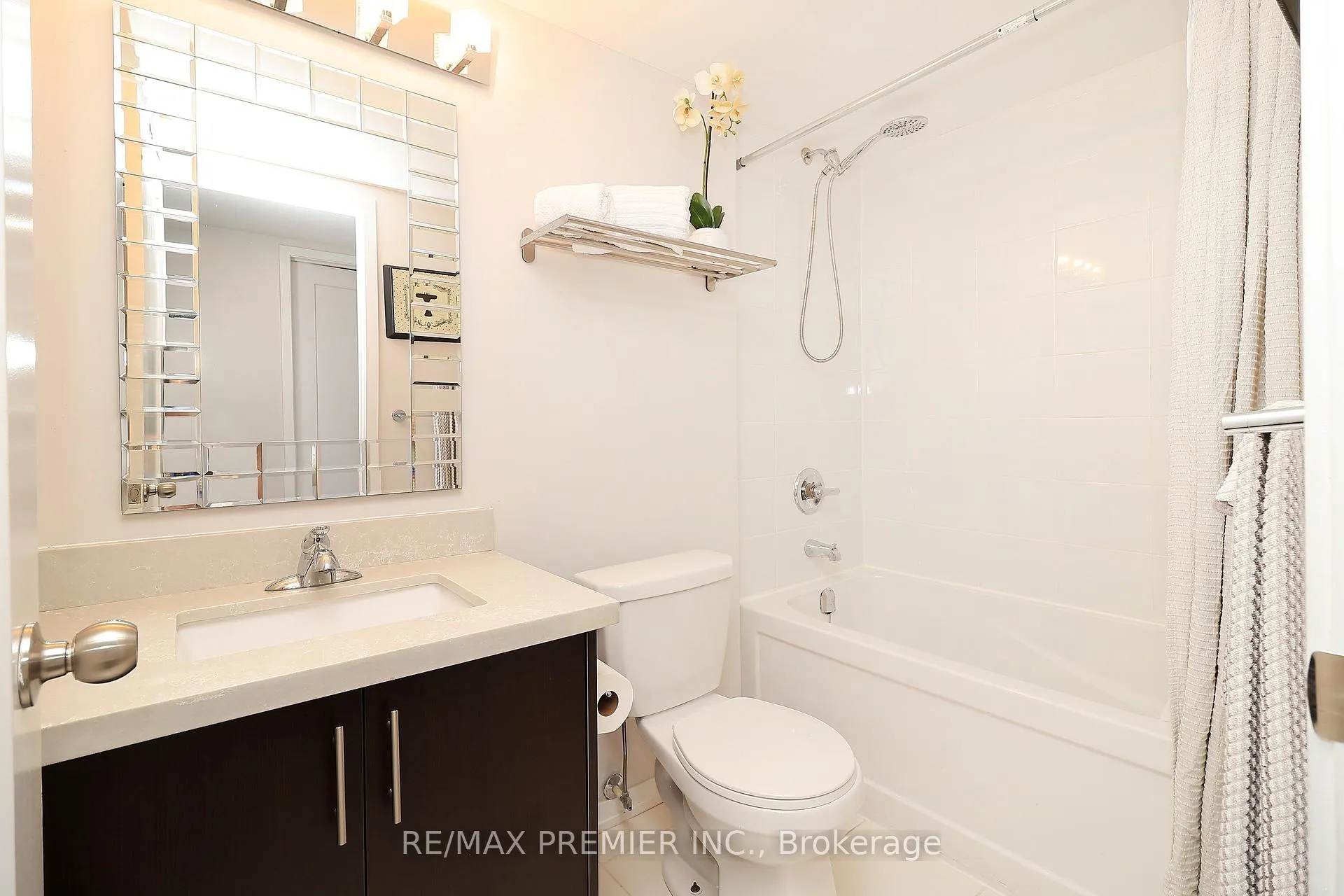 Photo 24 of Unit C14, 26 Bruce Street, Vaughan, East Woodbridge — HOMEH