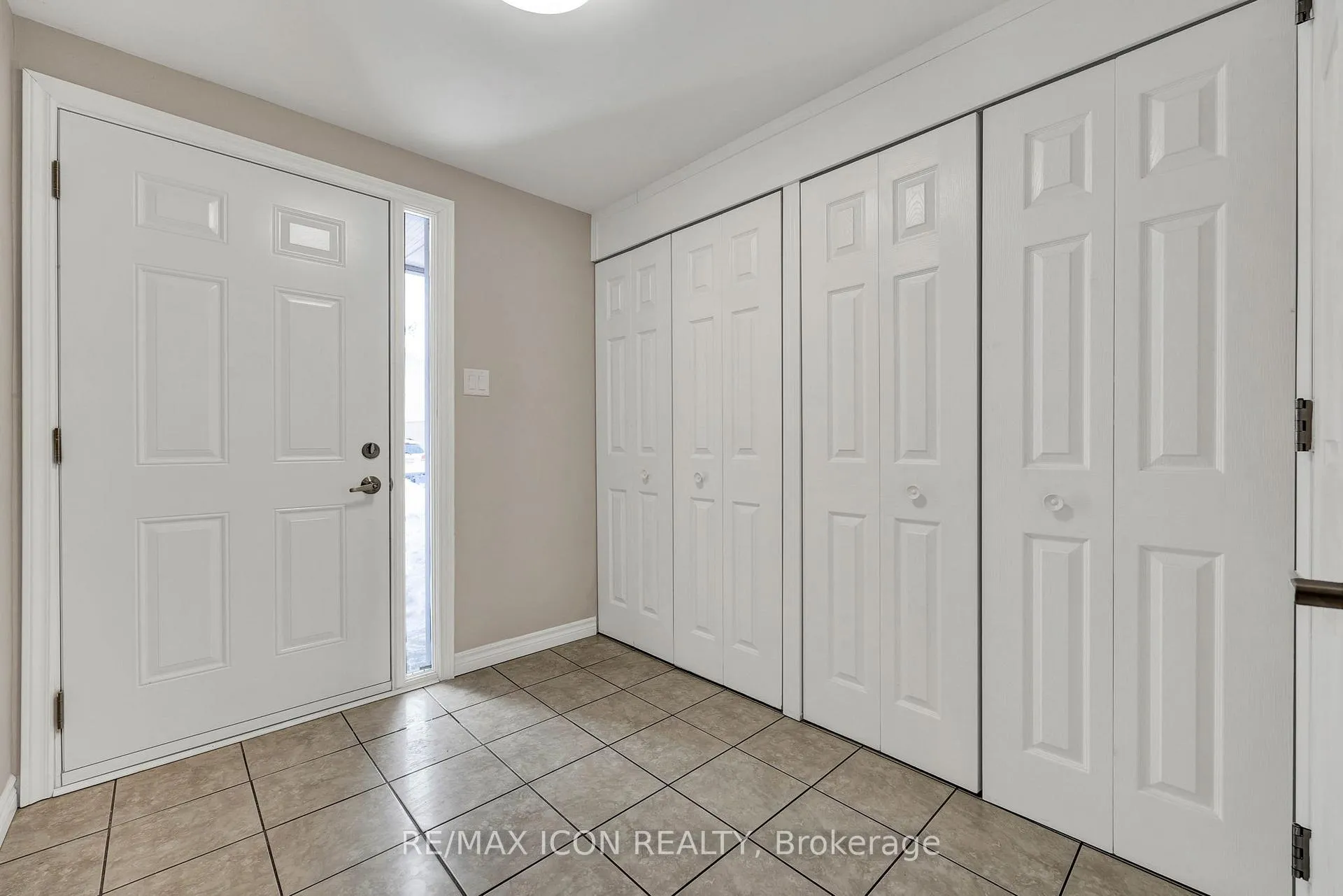 Photo 3 of Unit 73, 279 Bluevale Street N, Waterloo — HOMEH